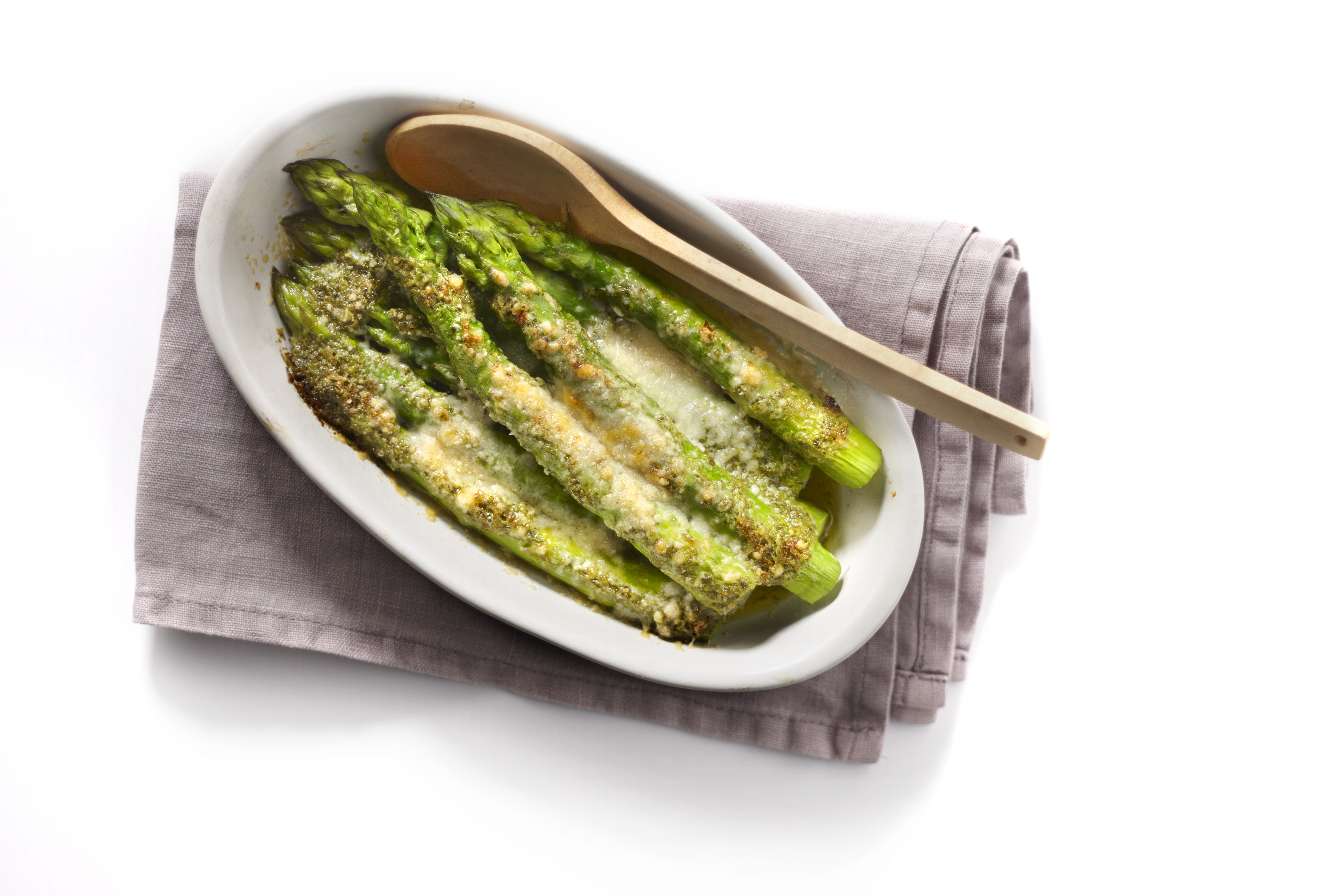 Geroosterde asperges met pestoboter en parmezaan