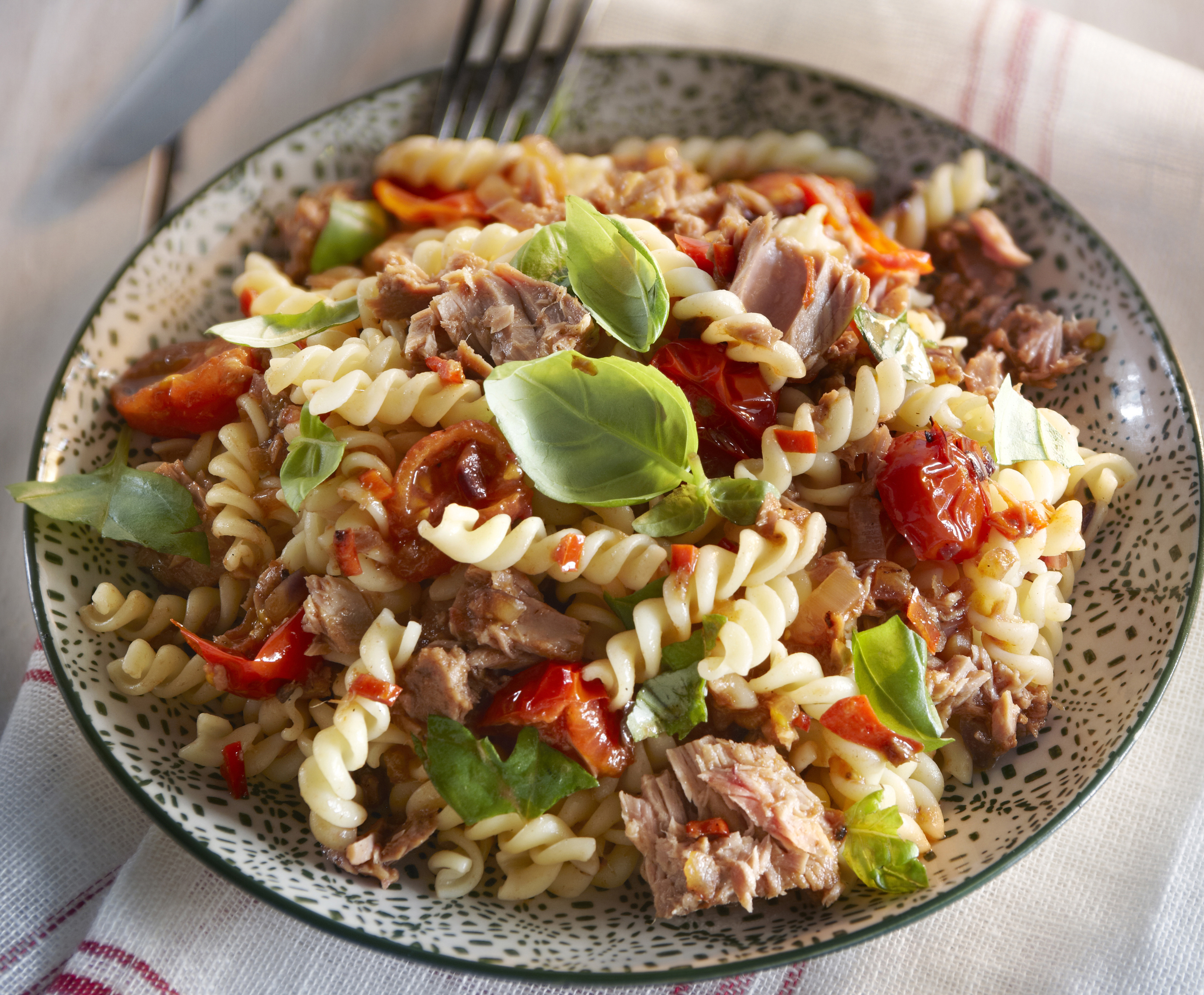 Fusilli met tonijn en tomaat