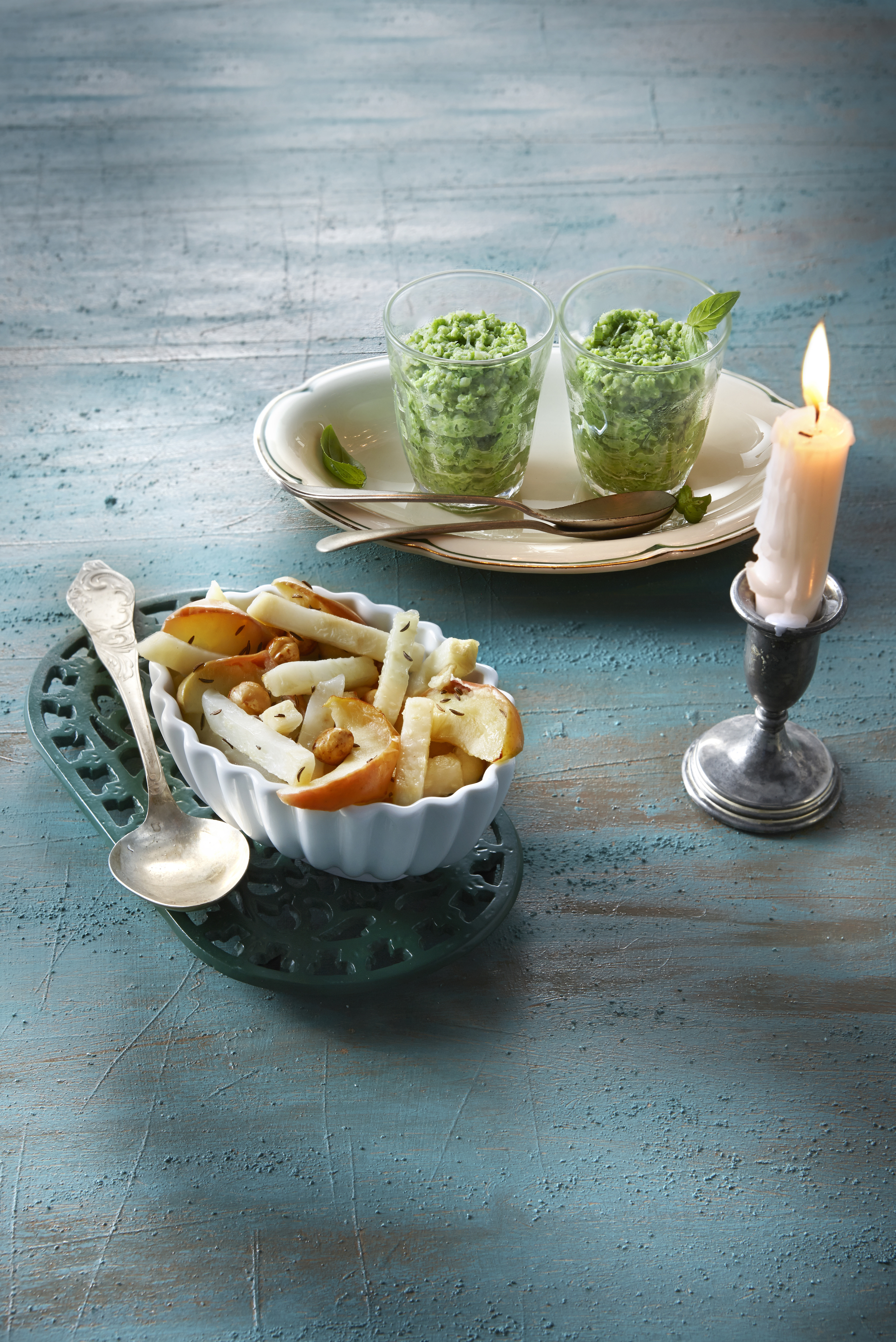 Frisgroene puree van erwtjes, broccoli en basilicum
