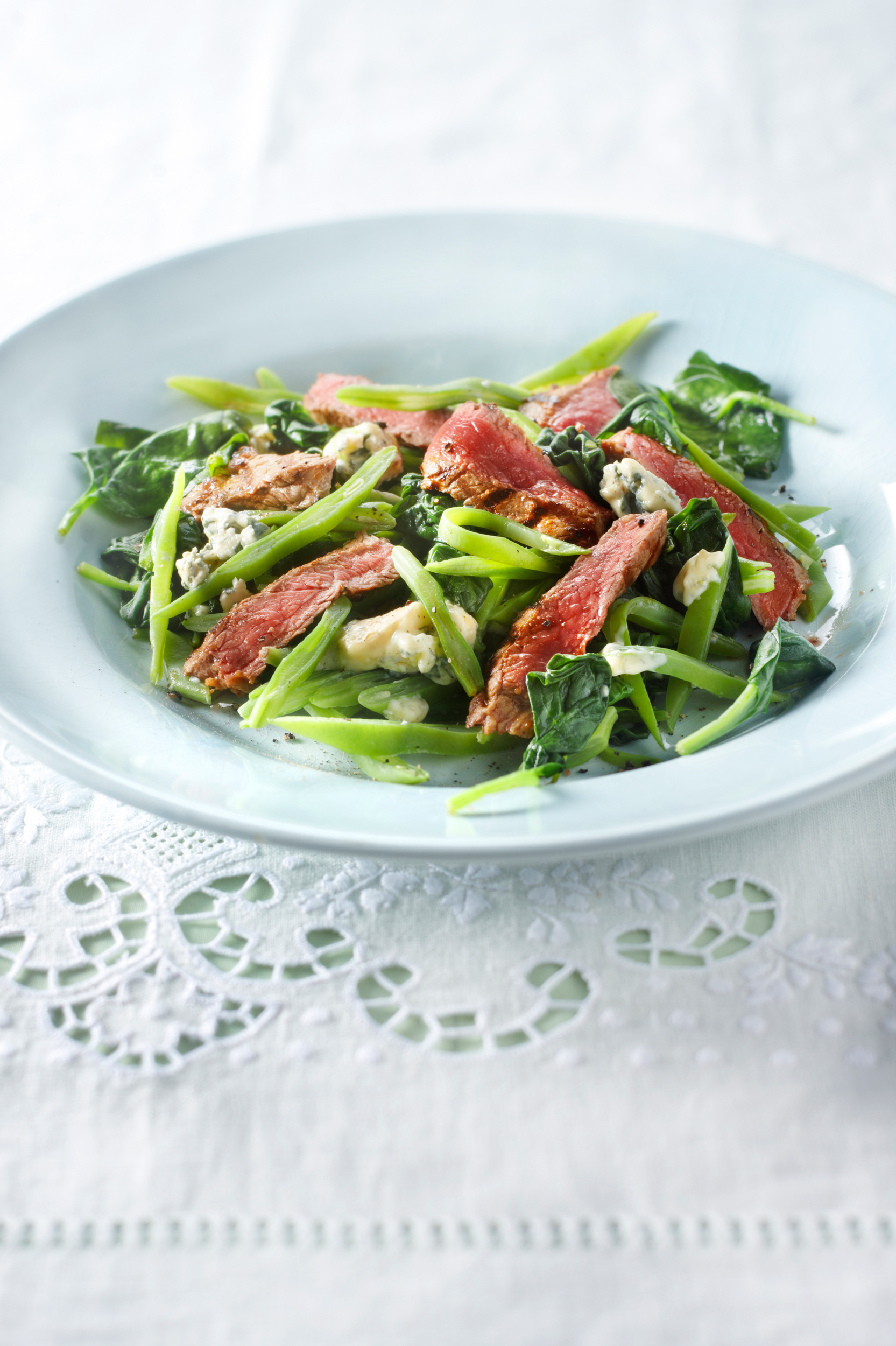 Entrecote met lauwwarme snijboonspinaziesalade