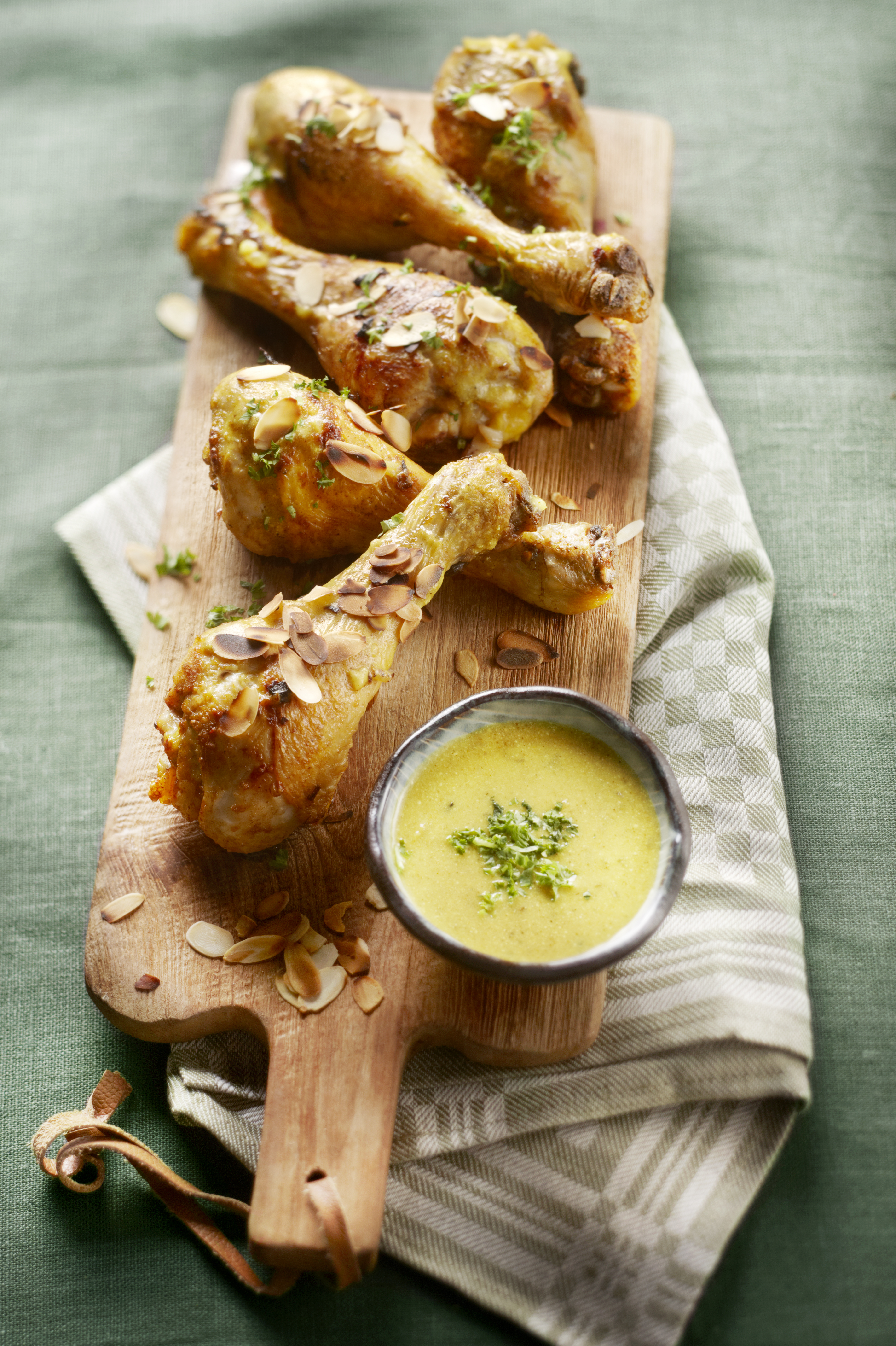 Drumsticks met kerrie-amandelsaus