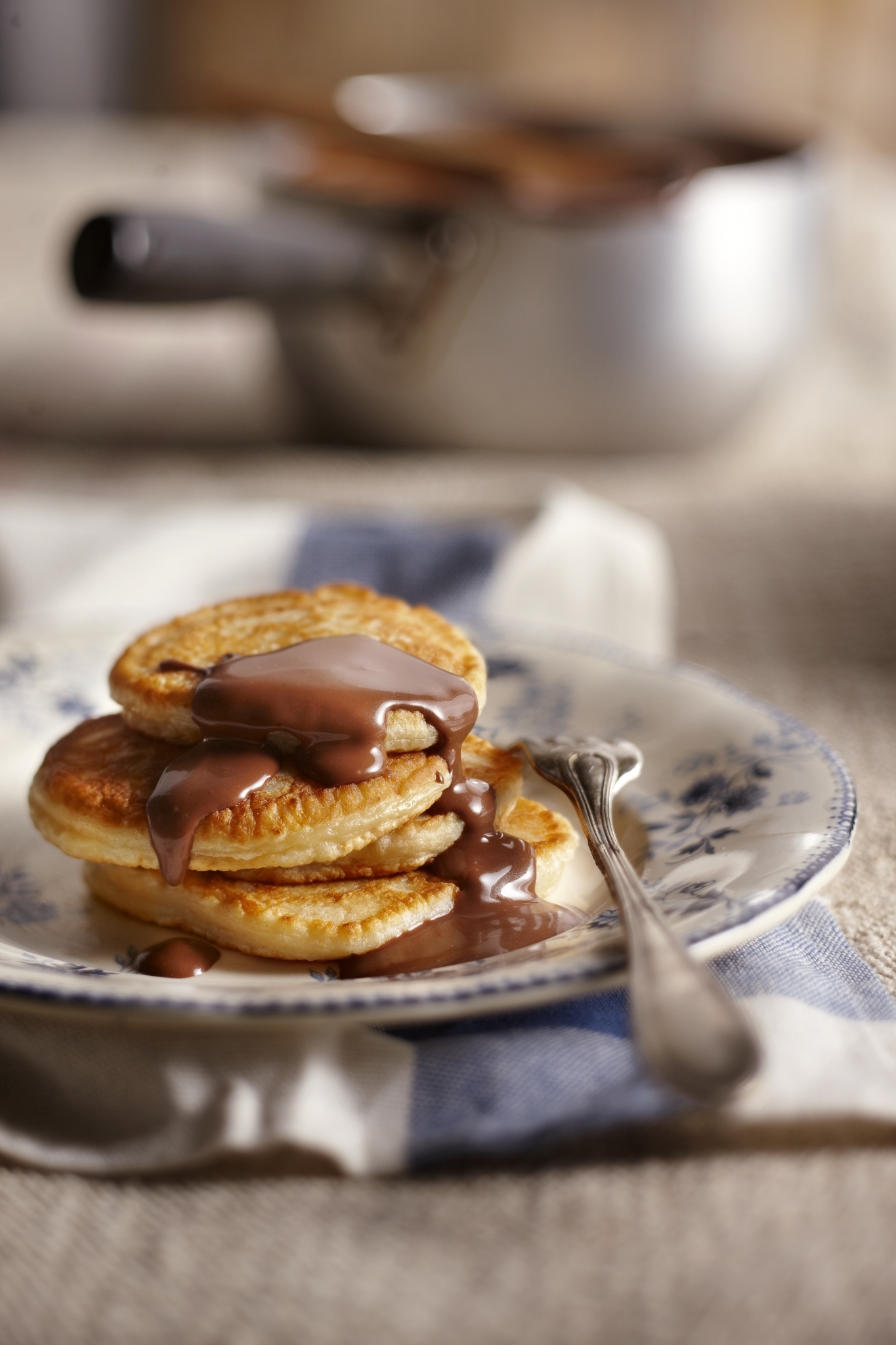 Dikkerdjes met warme chocoladesaus