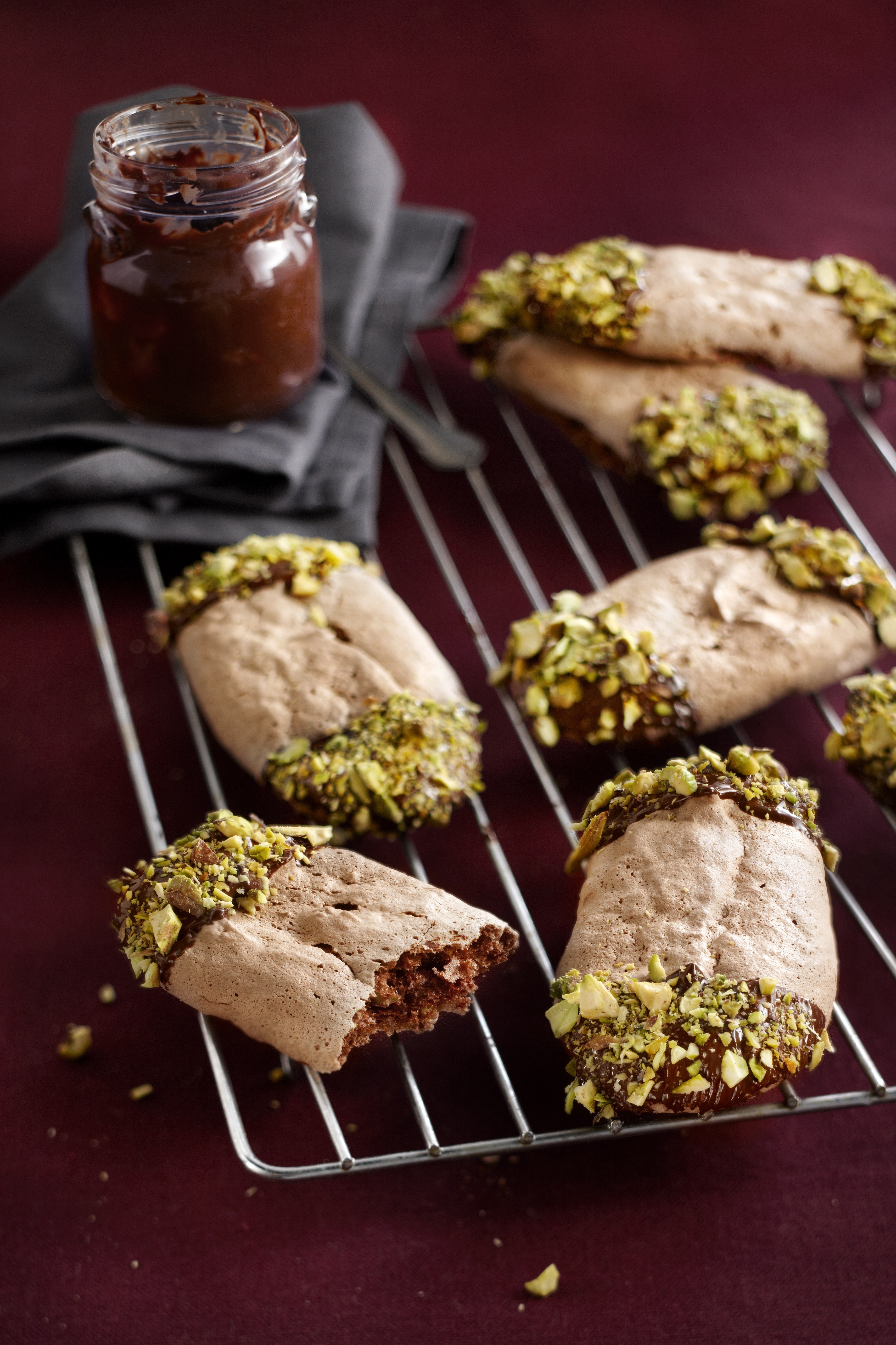 Chocolade-schuimkoekjes met pistache