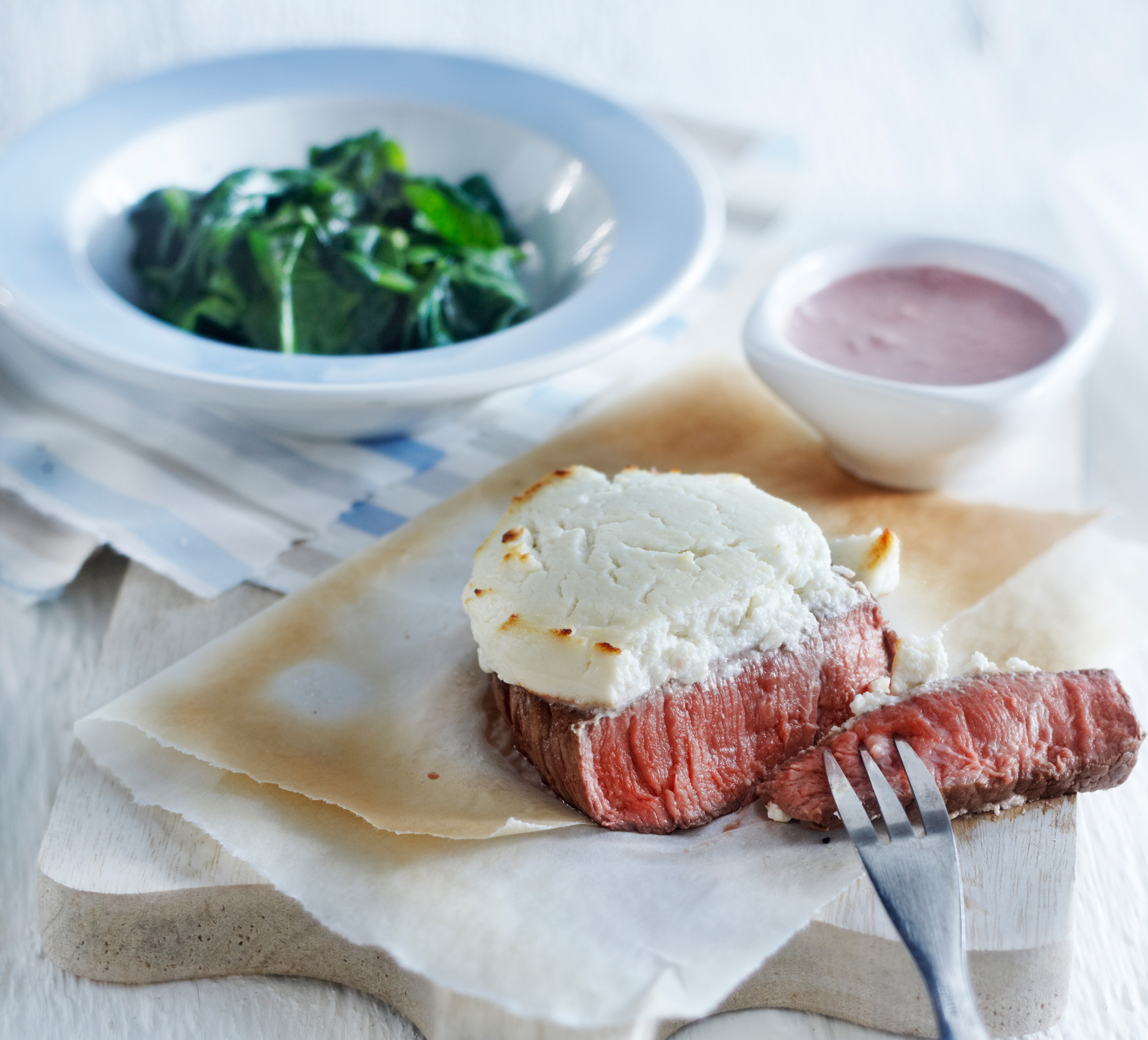 Biefstuk gegratineerd met geitenkaas