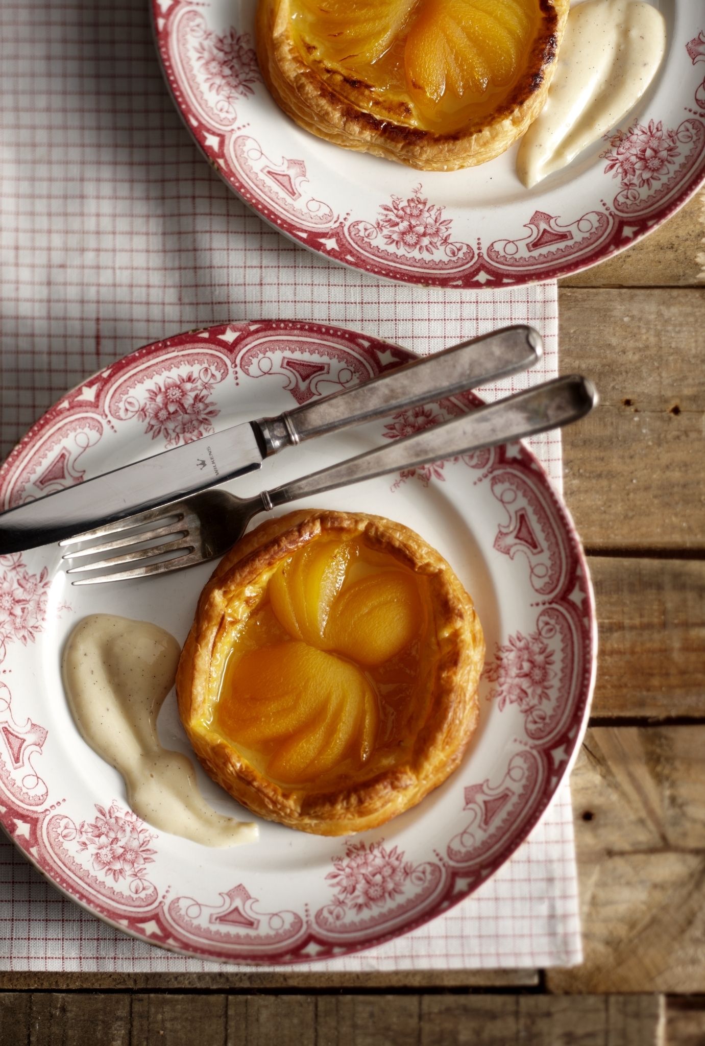 Abrikozentaartje met custardsaus