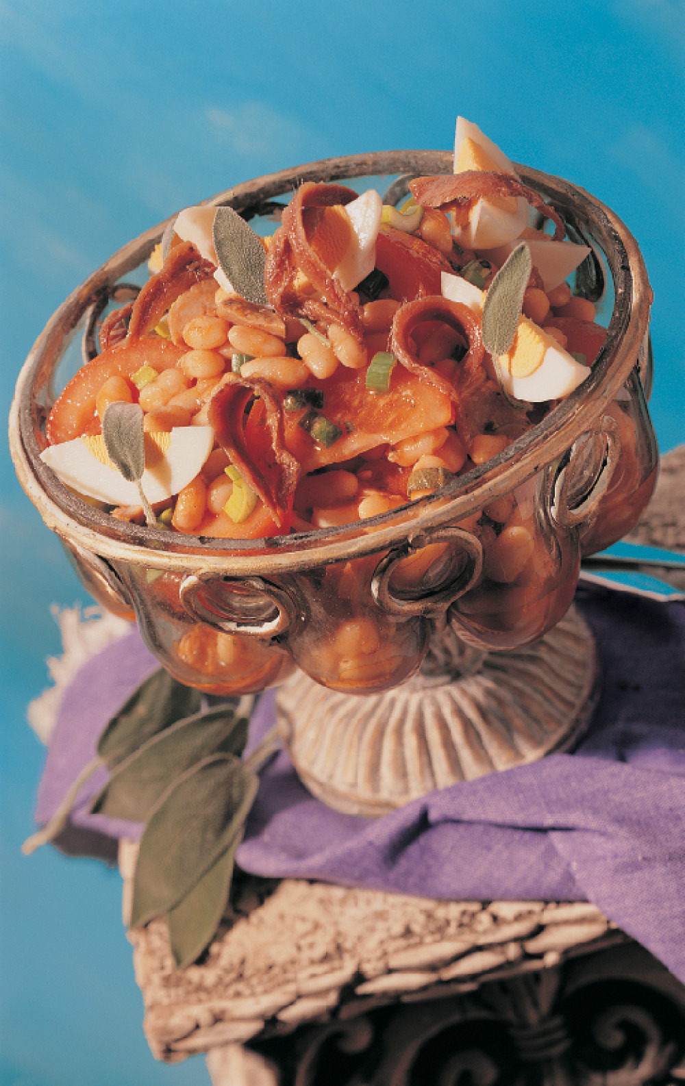 Maaltijdsalade met witte bonen, tonijn en tomaat