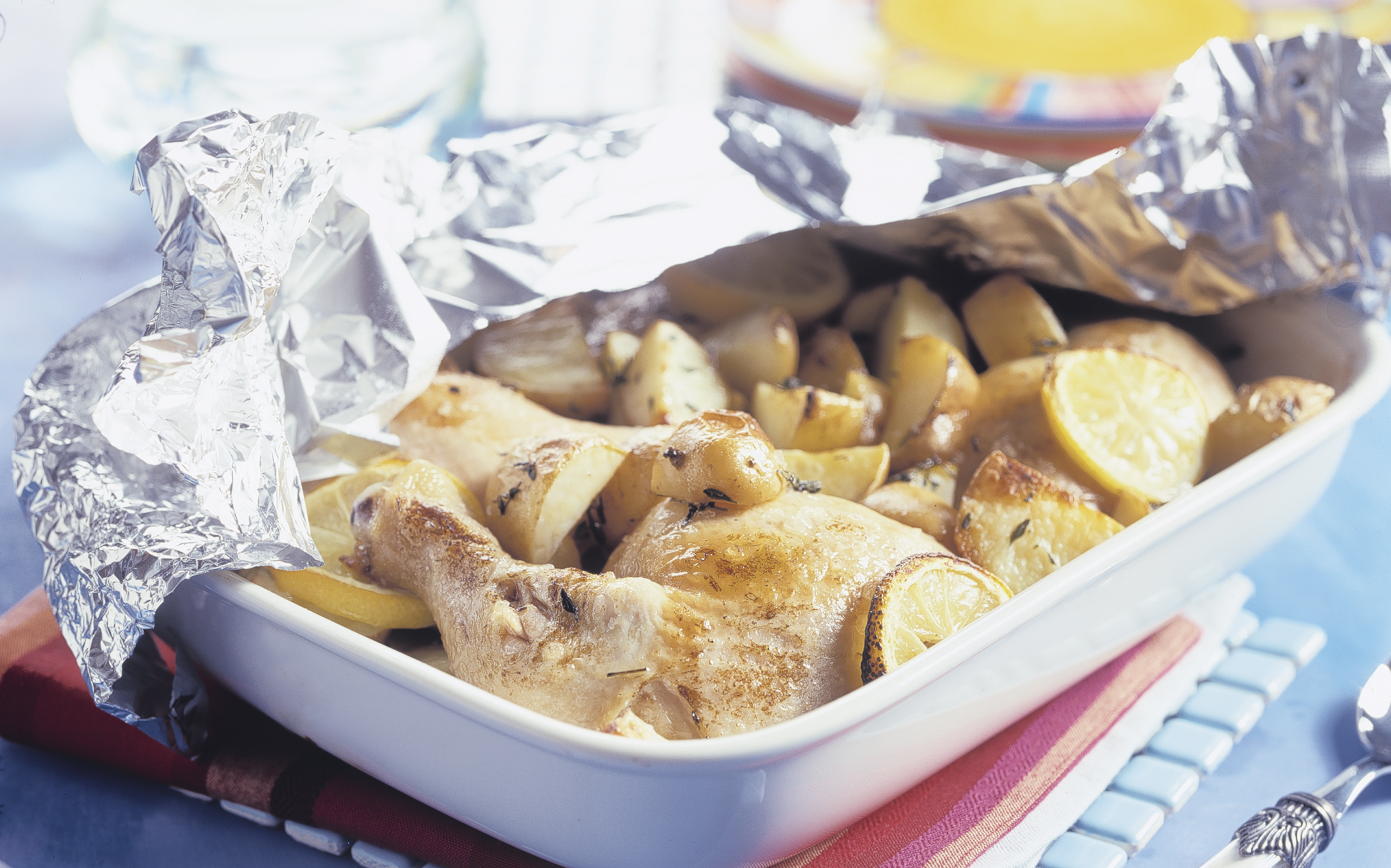 Griekse kip met aardappelen en citroen