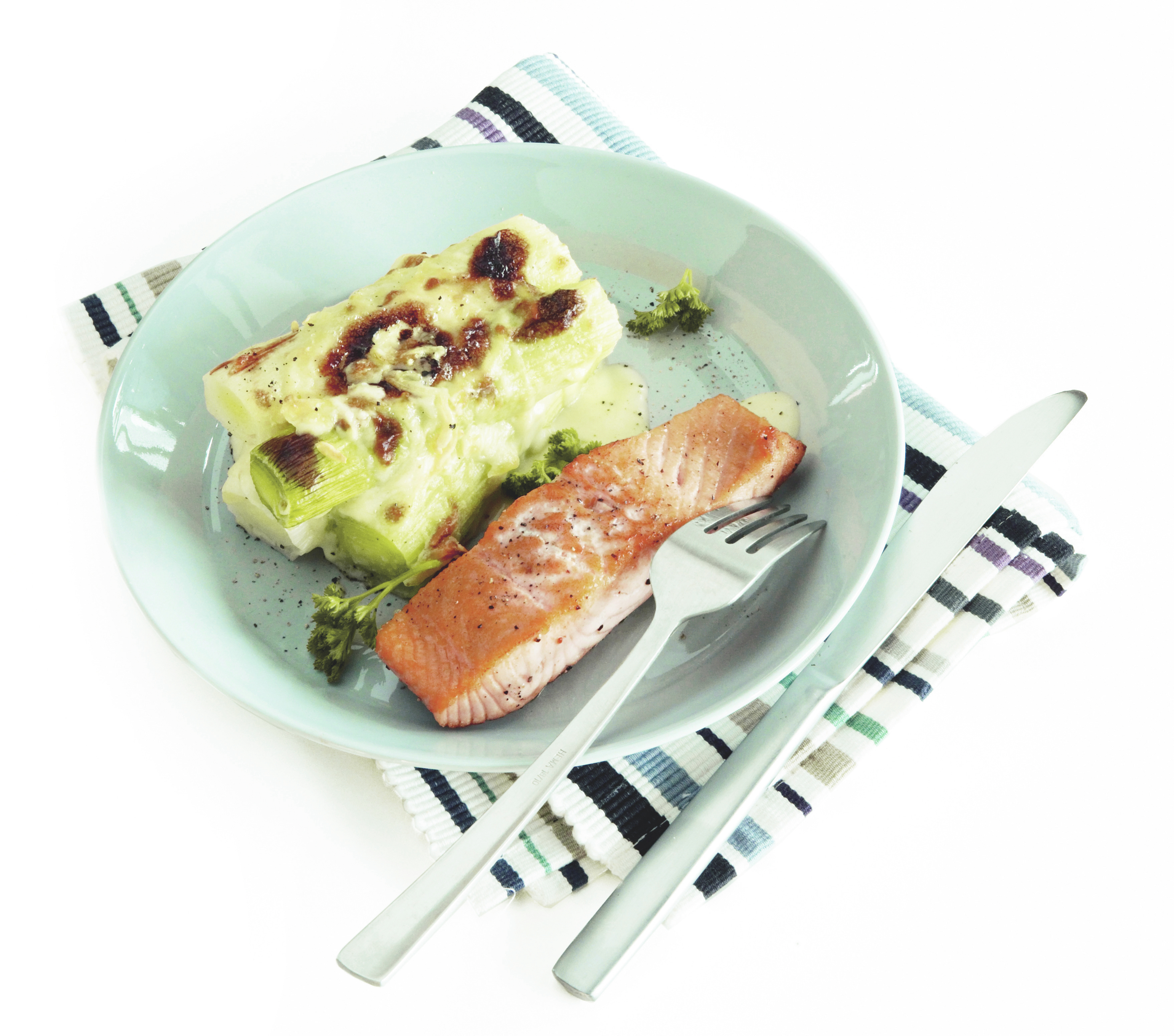 Gebakken zalm met gegratineerde prei