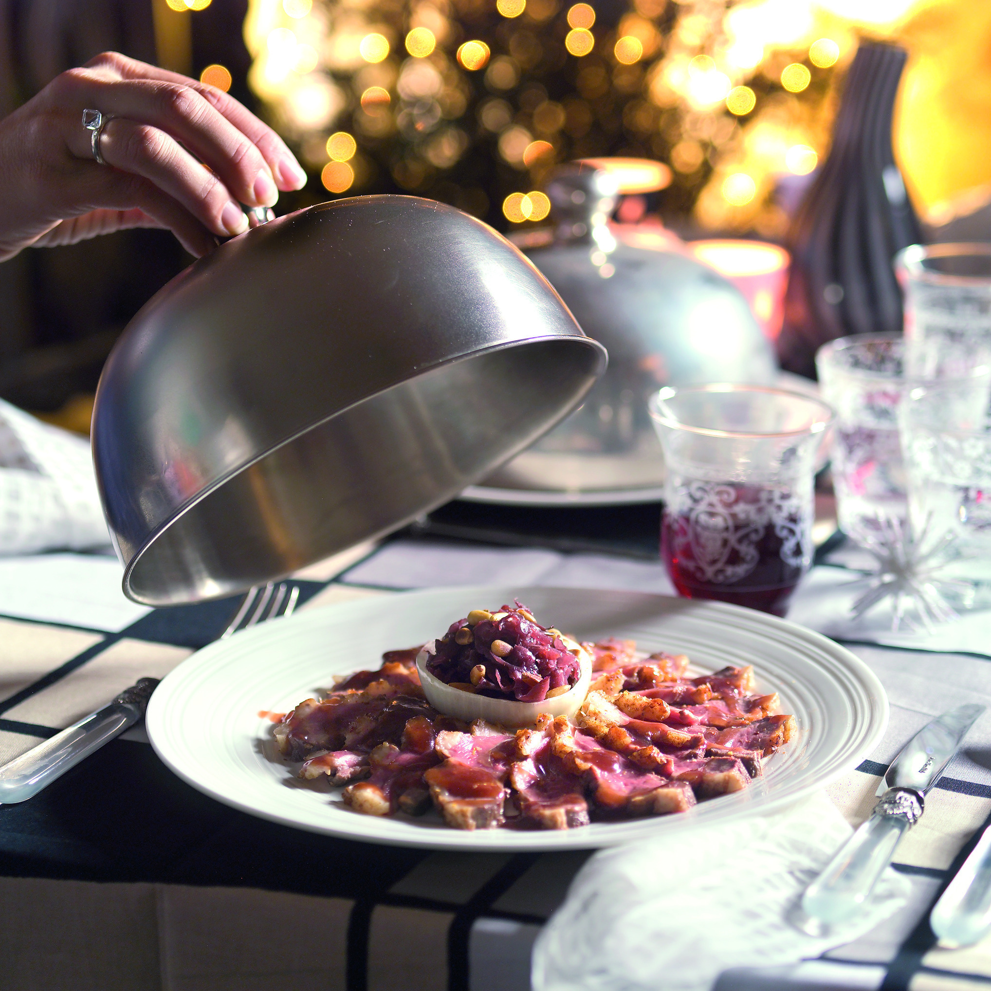 Eendenborst met bosvruchtensaus