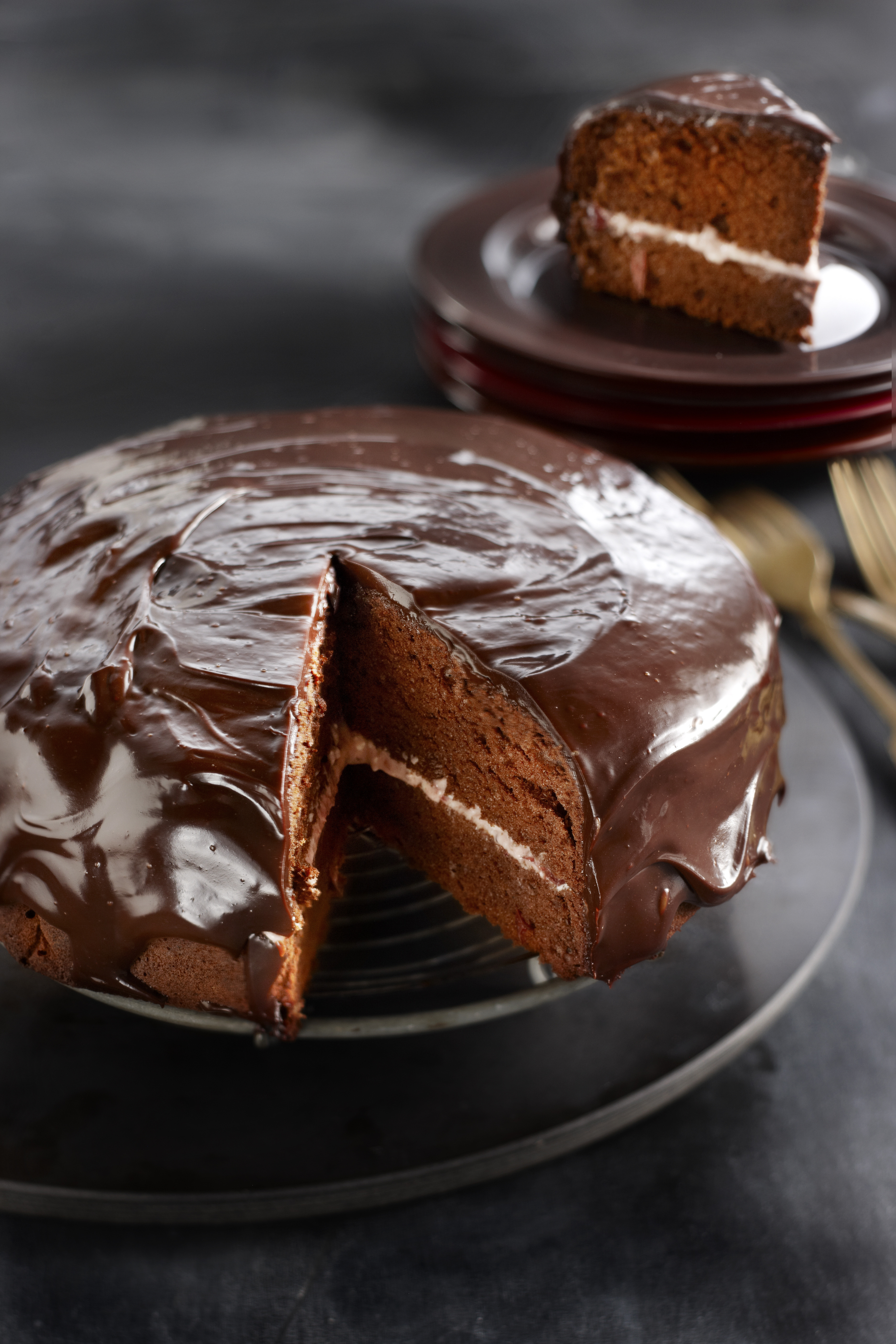 Chocoladetaart met romige cranberryvulling