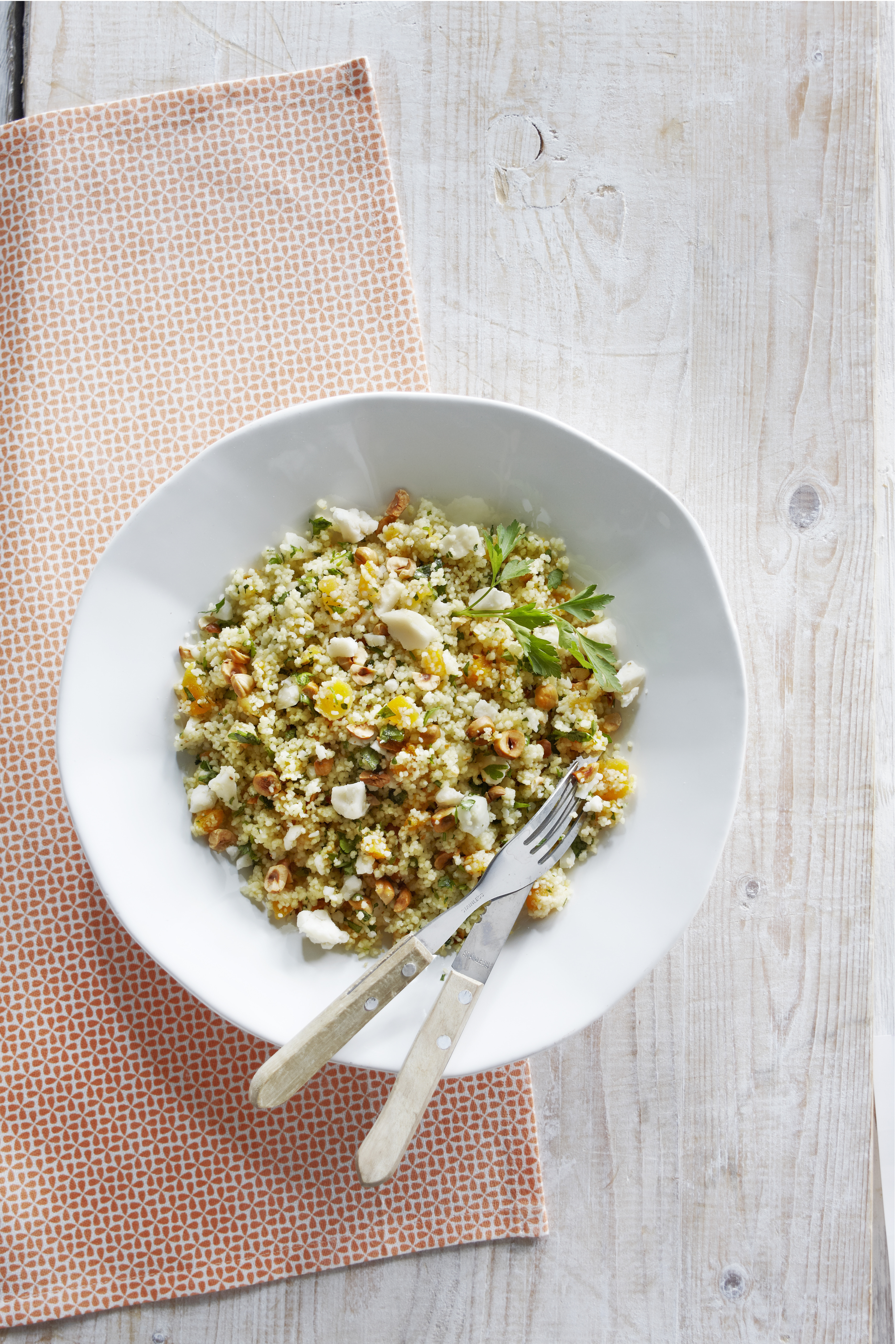 Couscoussalade met abrikozen en geitenkaas