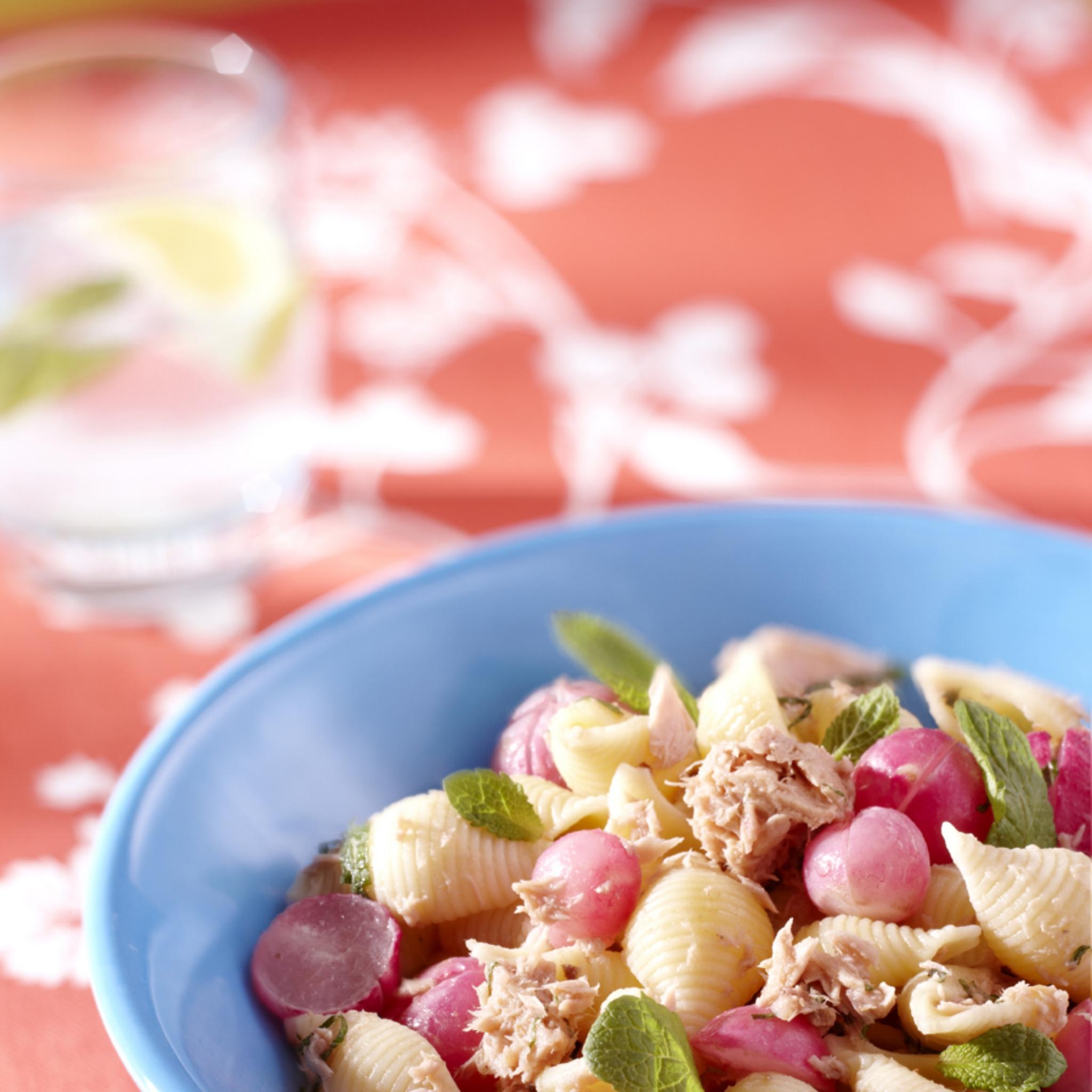 Pasta met tonijn  en geroosterde radijs