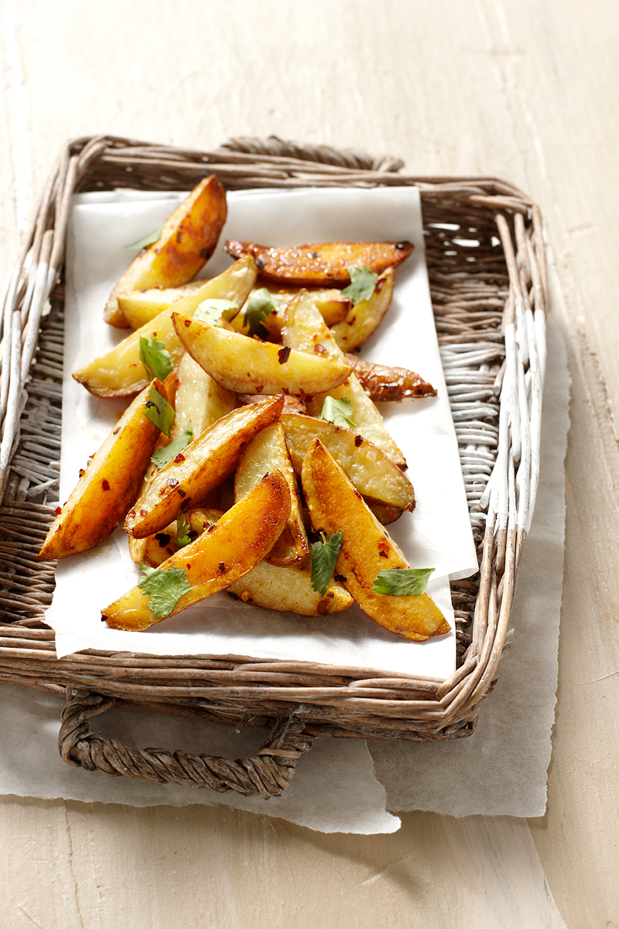Geroosterde aardappelen uit de oven met chilipeper en komijn