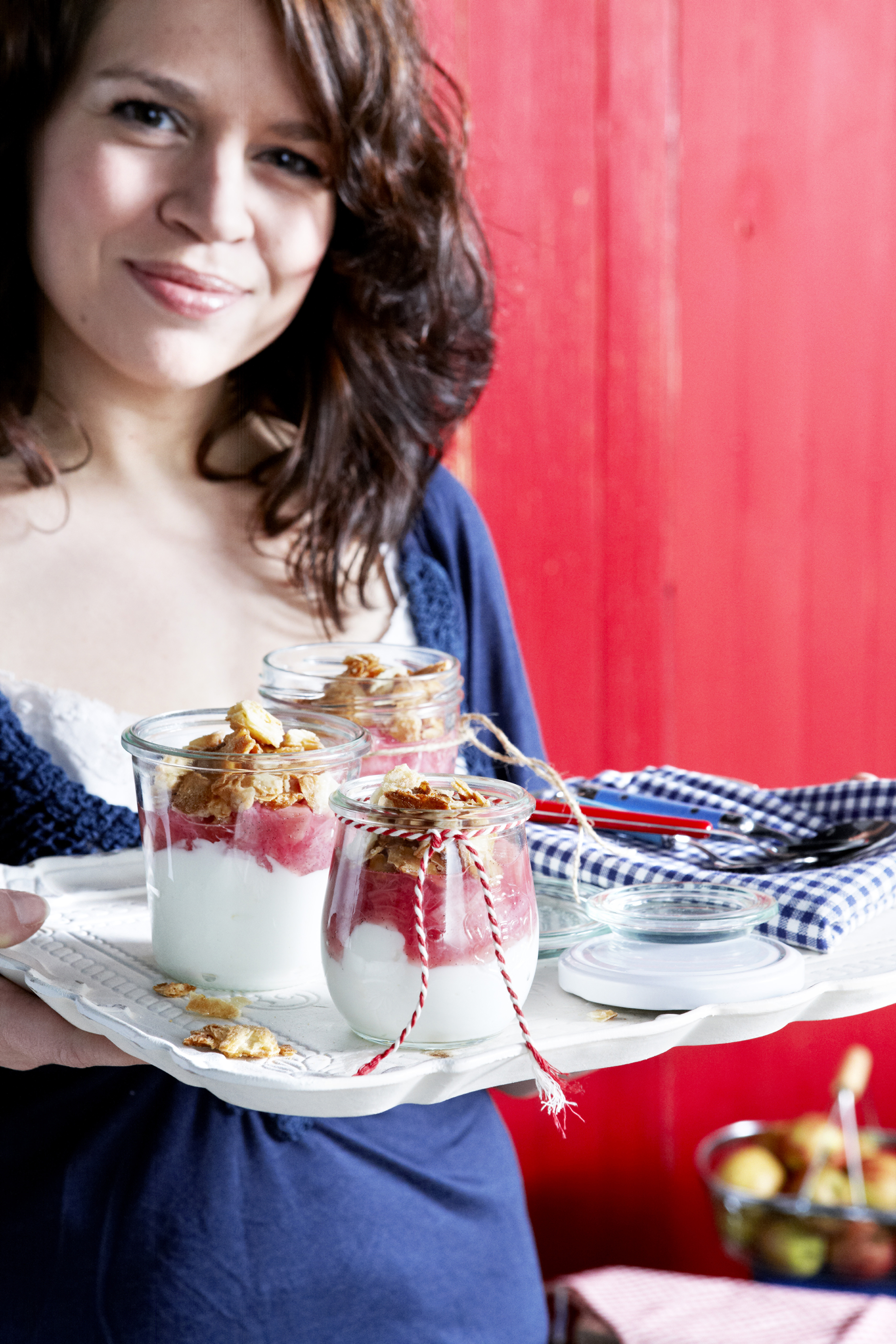 YoghurtHangop met rabarber en amandelcrunch