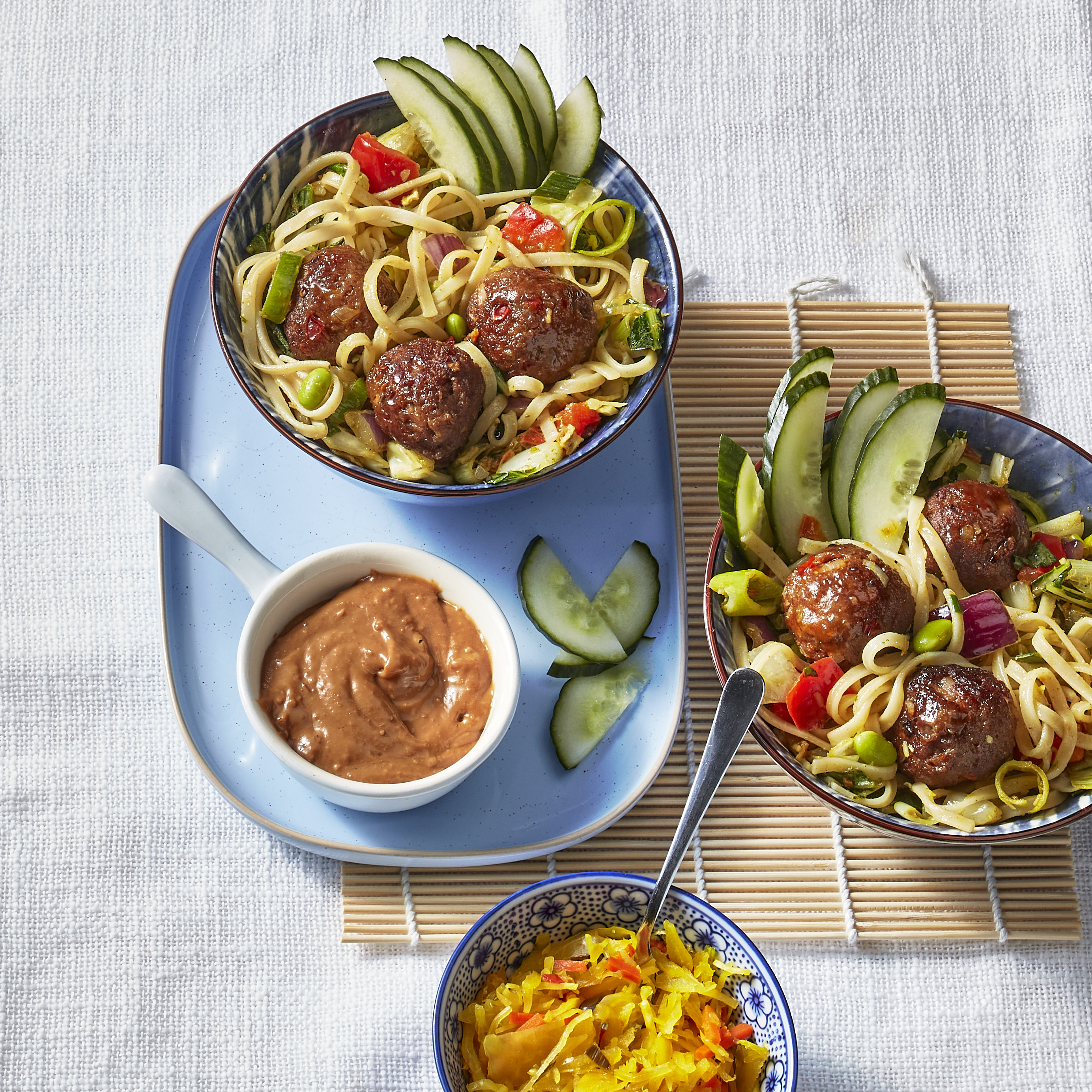 Pittige gehaktballen met gebakken mie