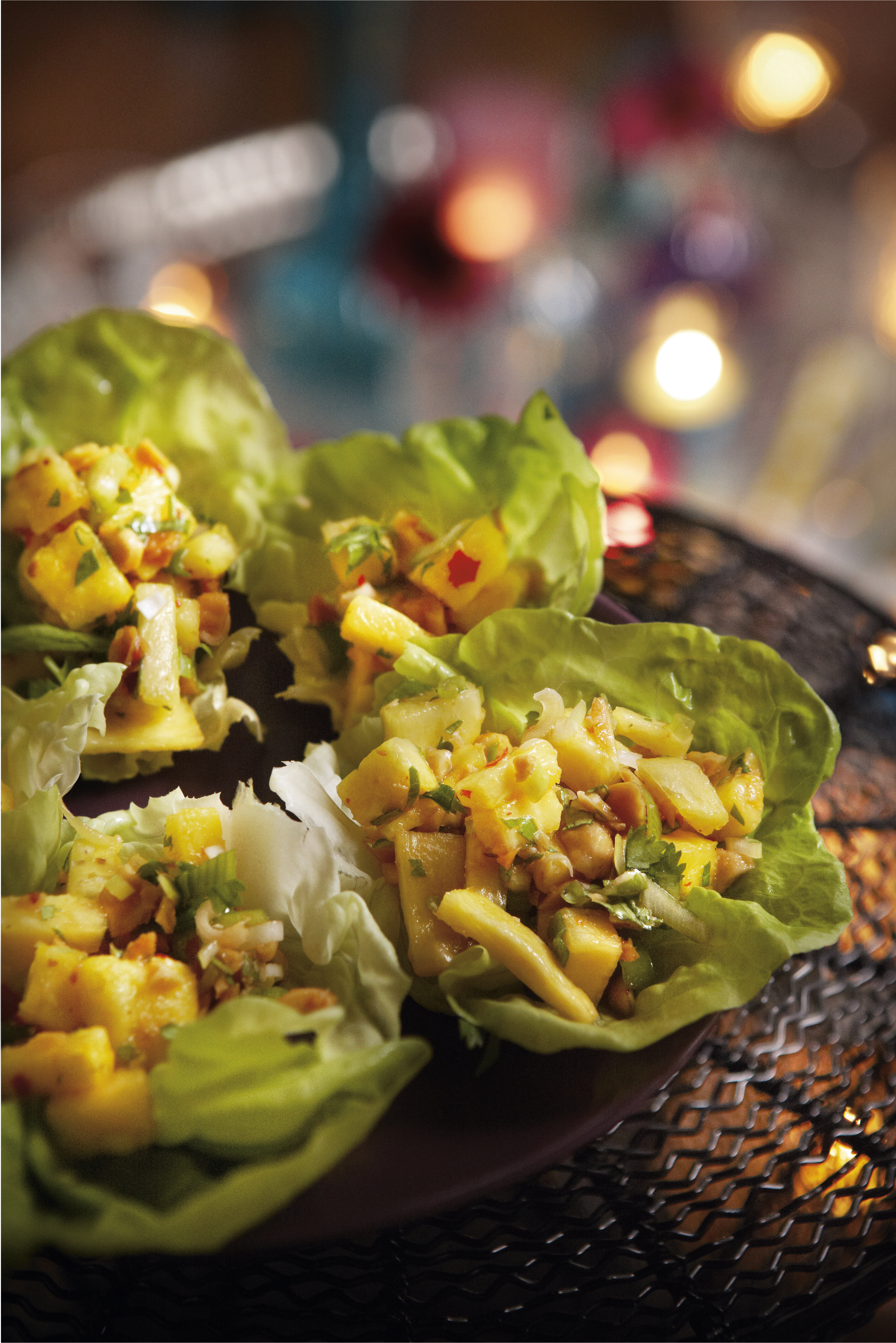 Slablad met Thaise pindasalade