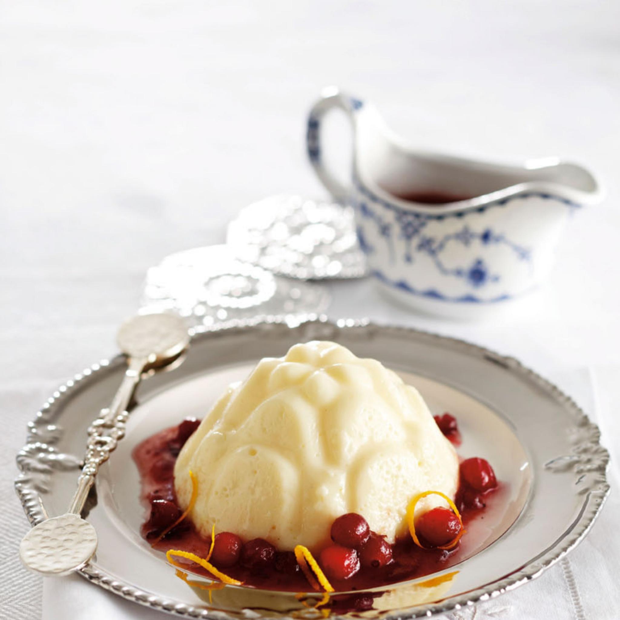Roompudding met  cranberry-sinaasappelsaus