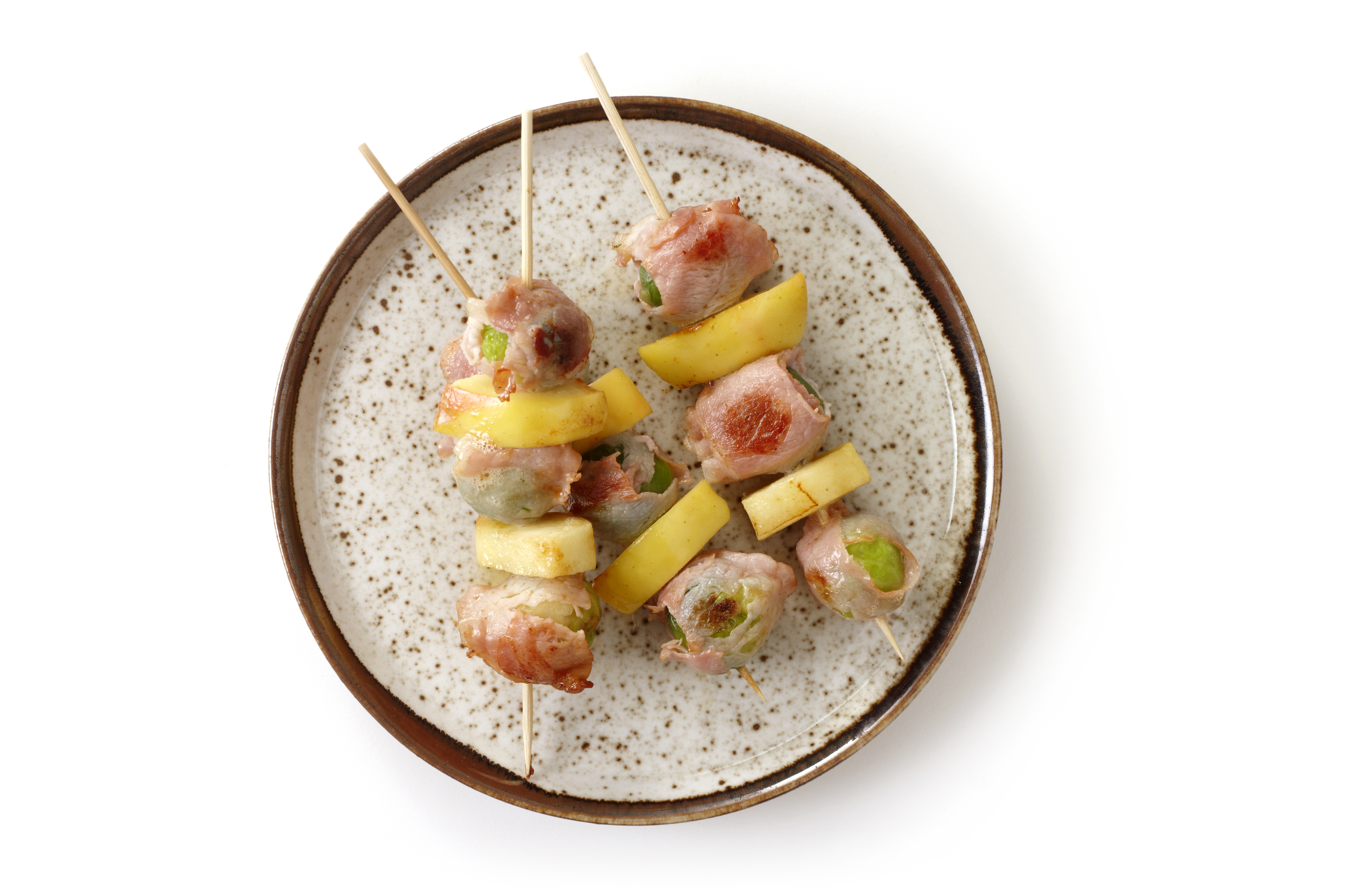 Spruitjesspiesjes met appel en bacon