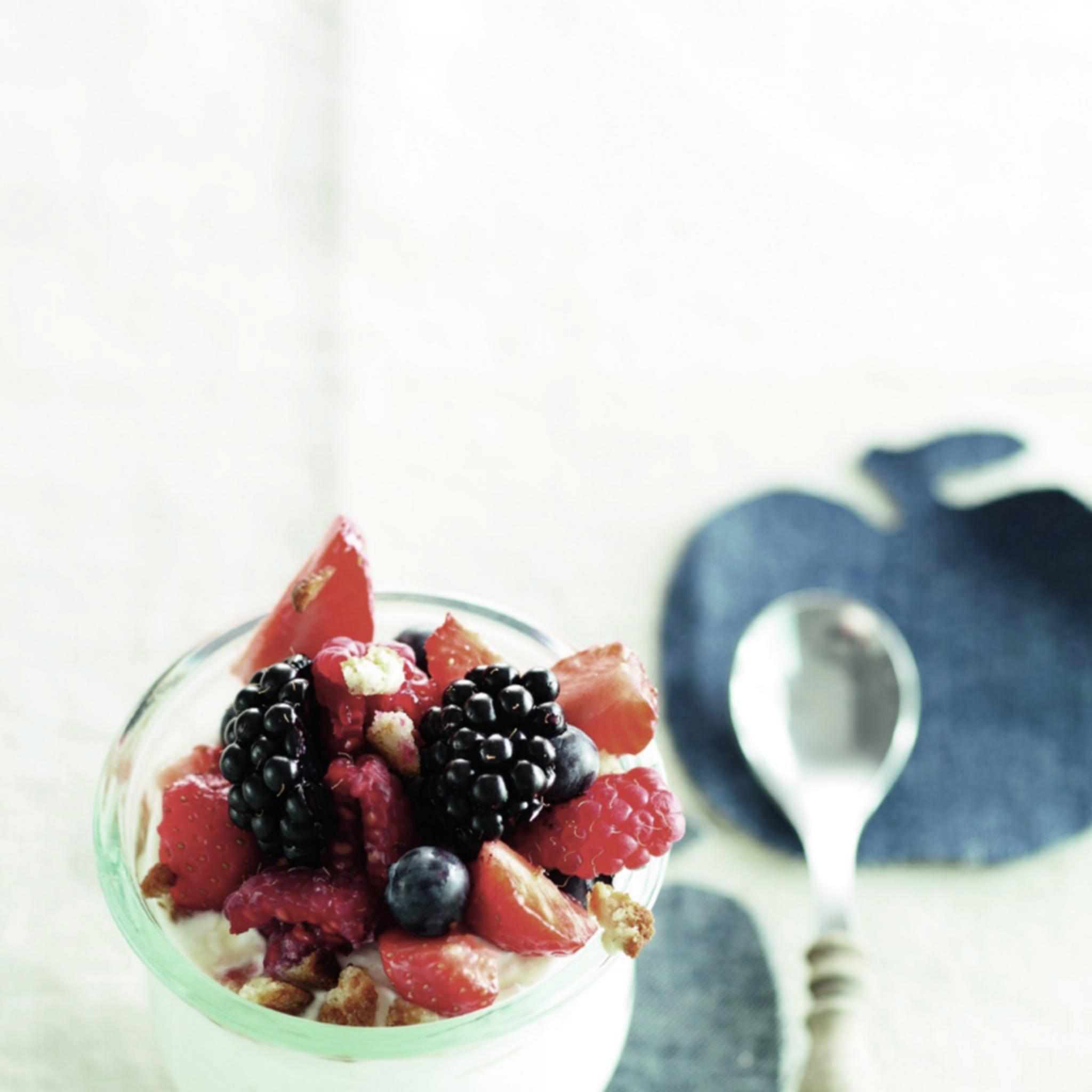 Roomyoghurt met gemengd roodfruit