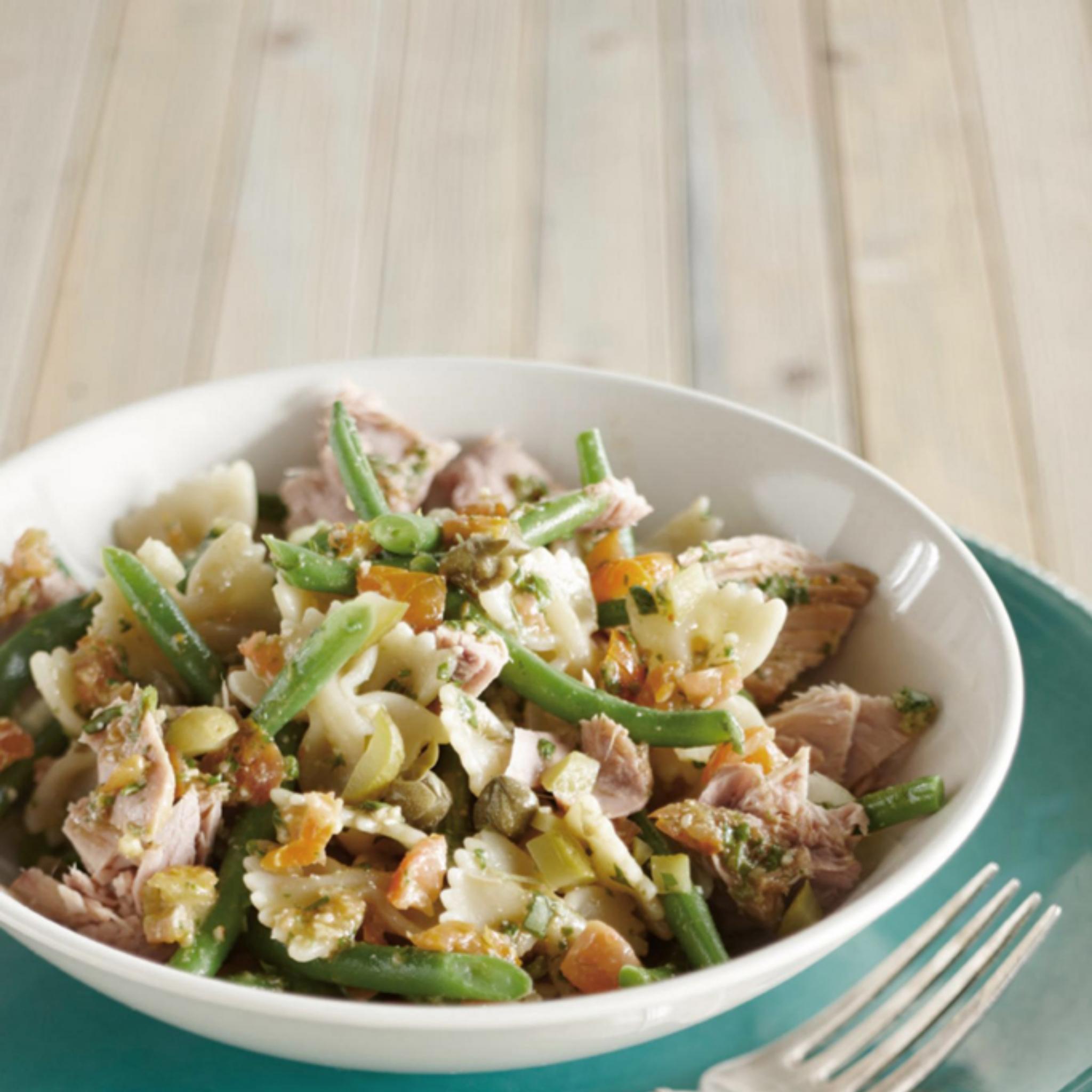 Italiaanse tonijnsalade met tomatendressing