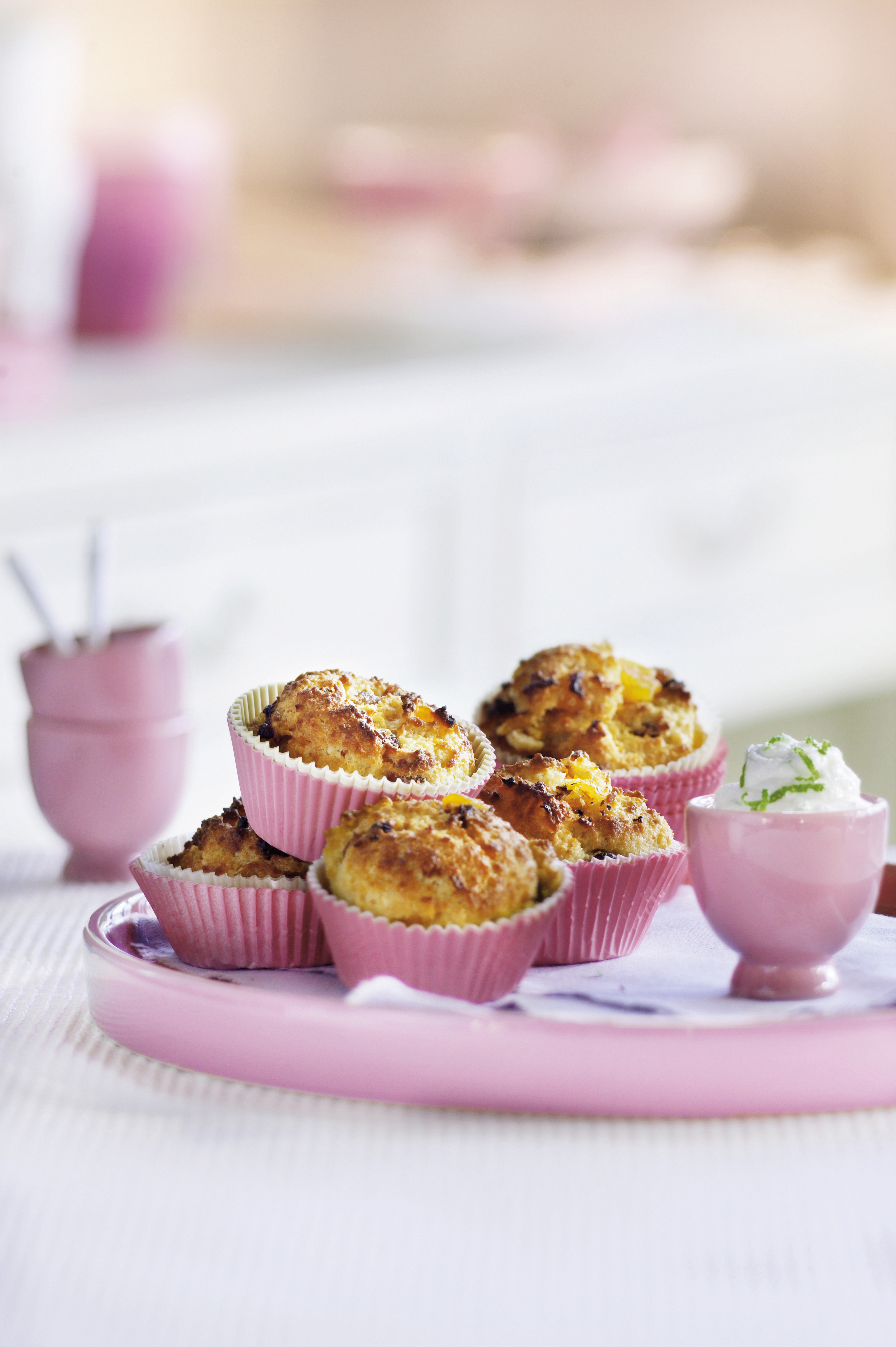 Maïsbroodmuffins met abrikozen, amandel en limoenricotta