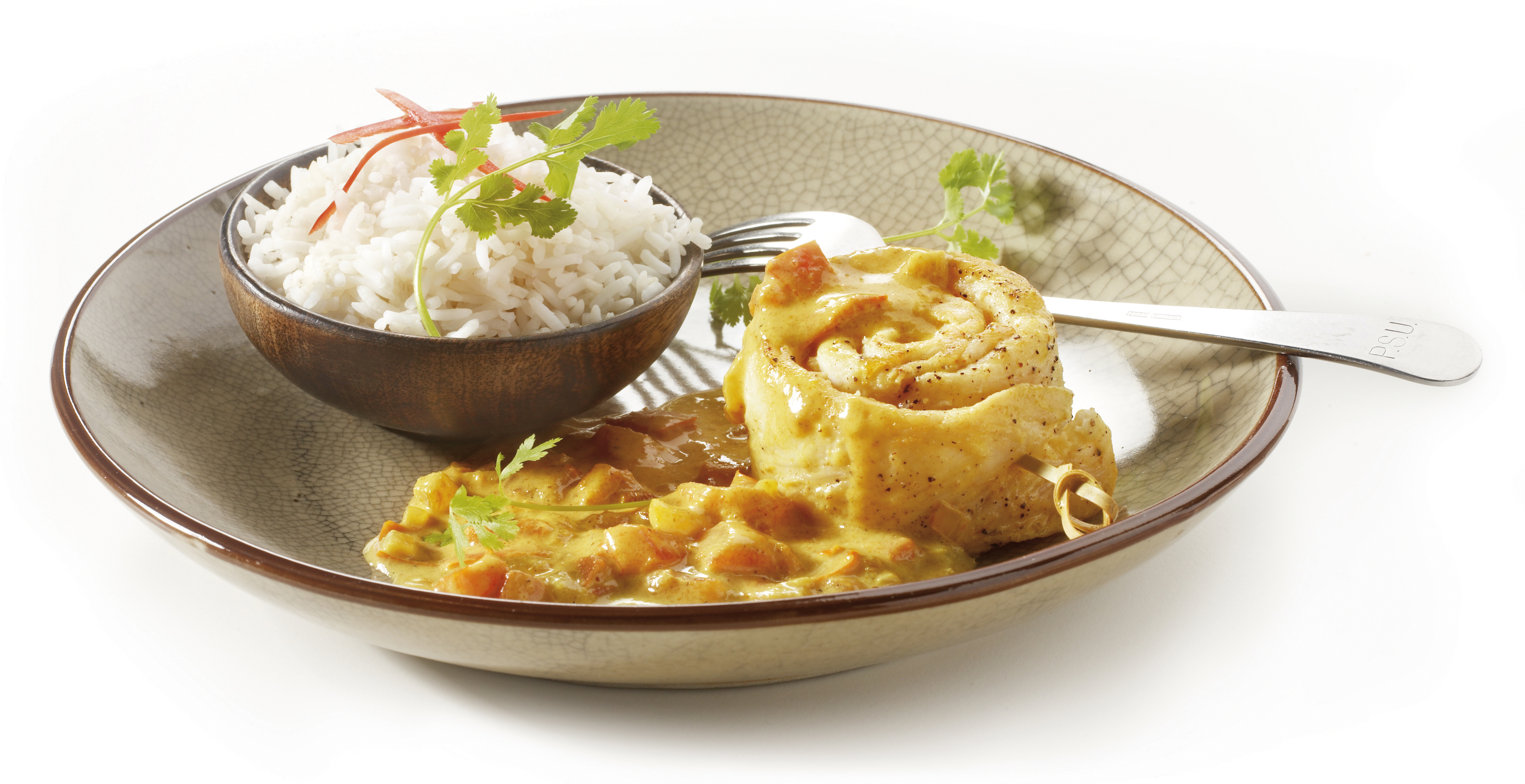 Pangarolletjes met hete kerriesaus en rijst