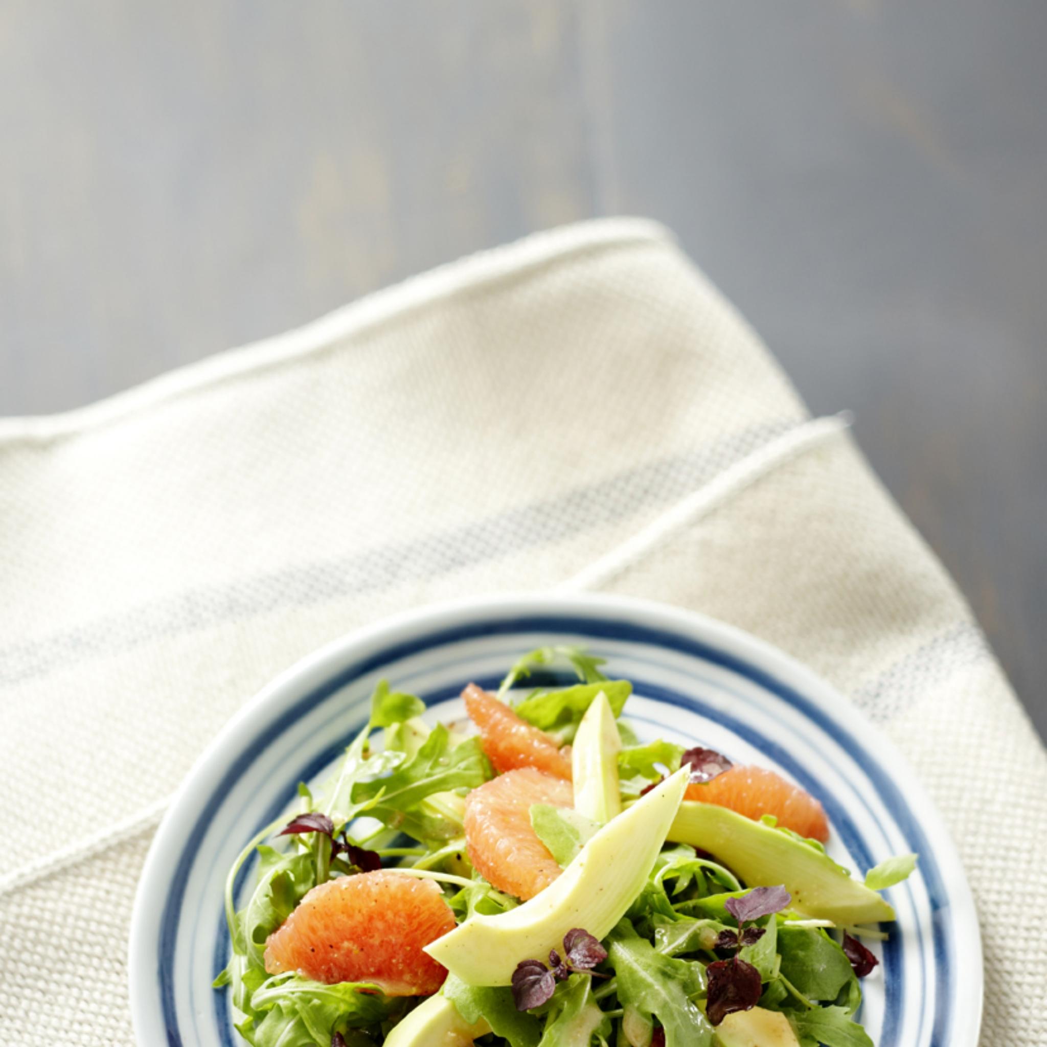 Salade met avocado en rode grapefruit