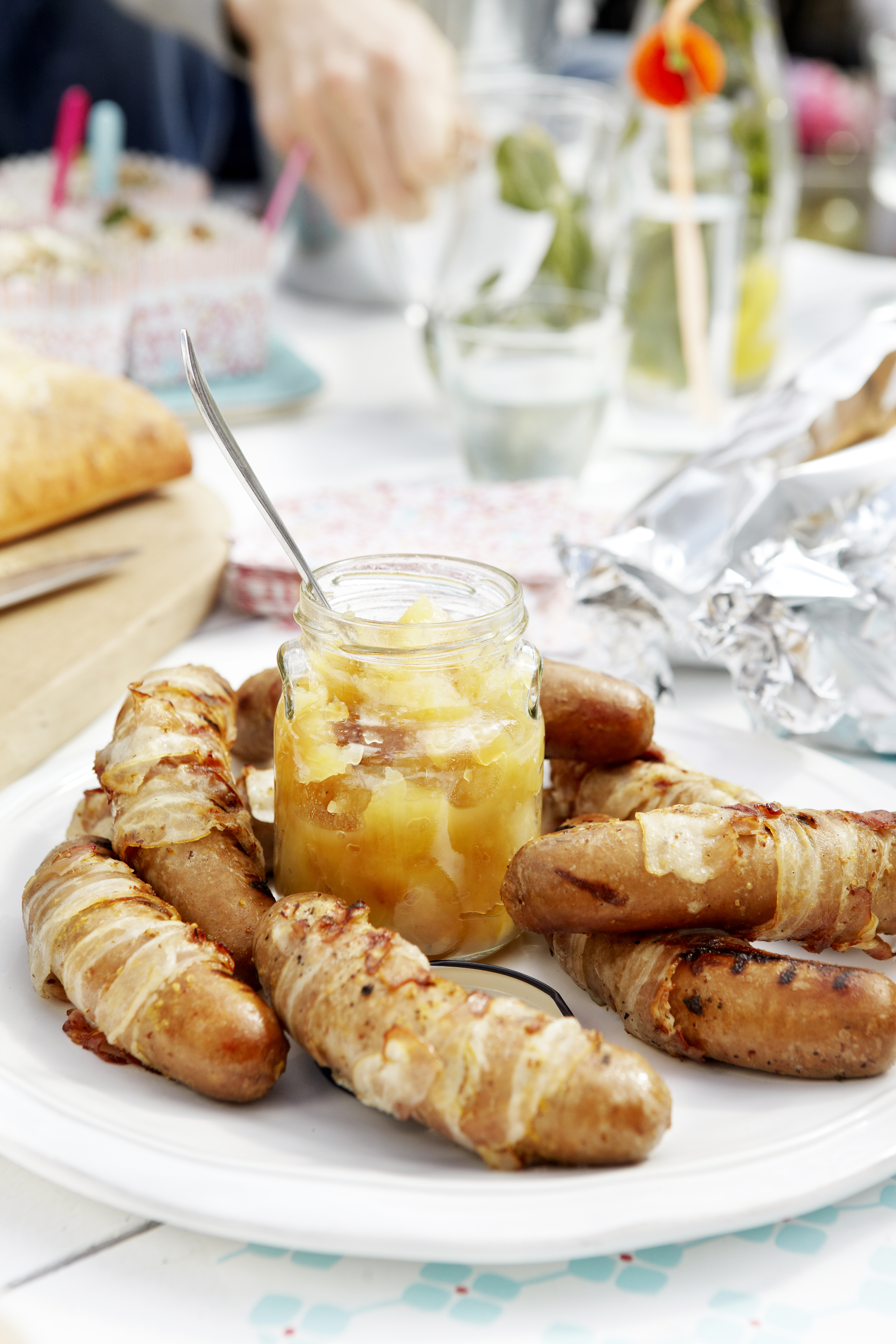 Worstje met spek en appelcompote