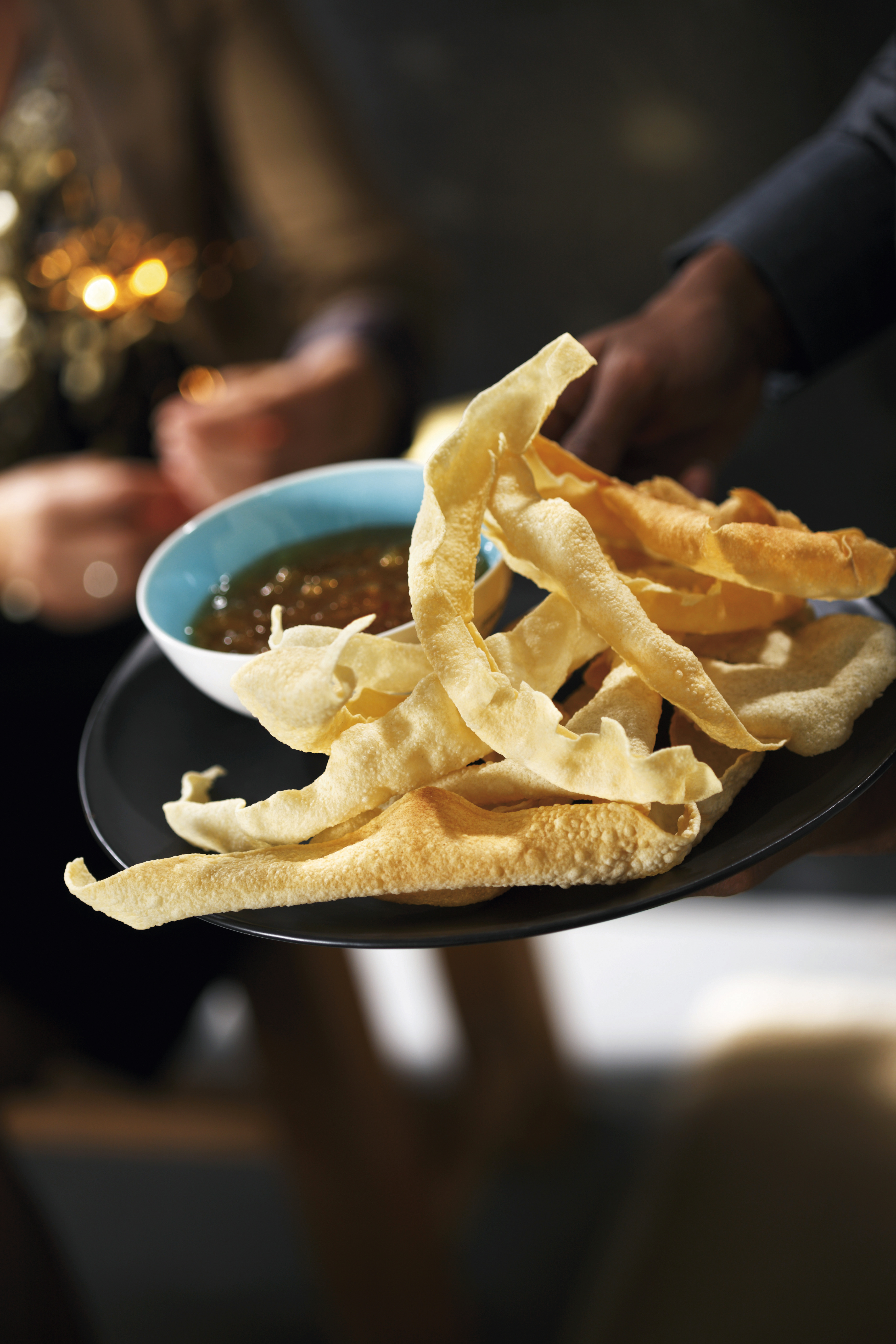 Slingerchips met chutneydip