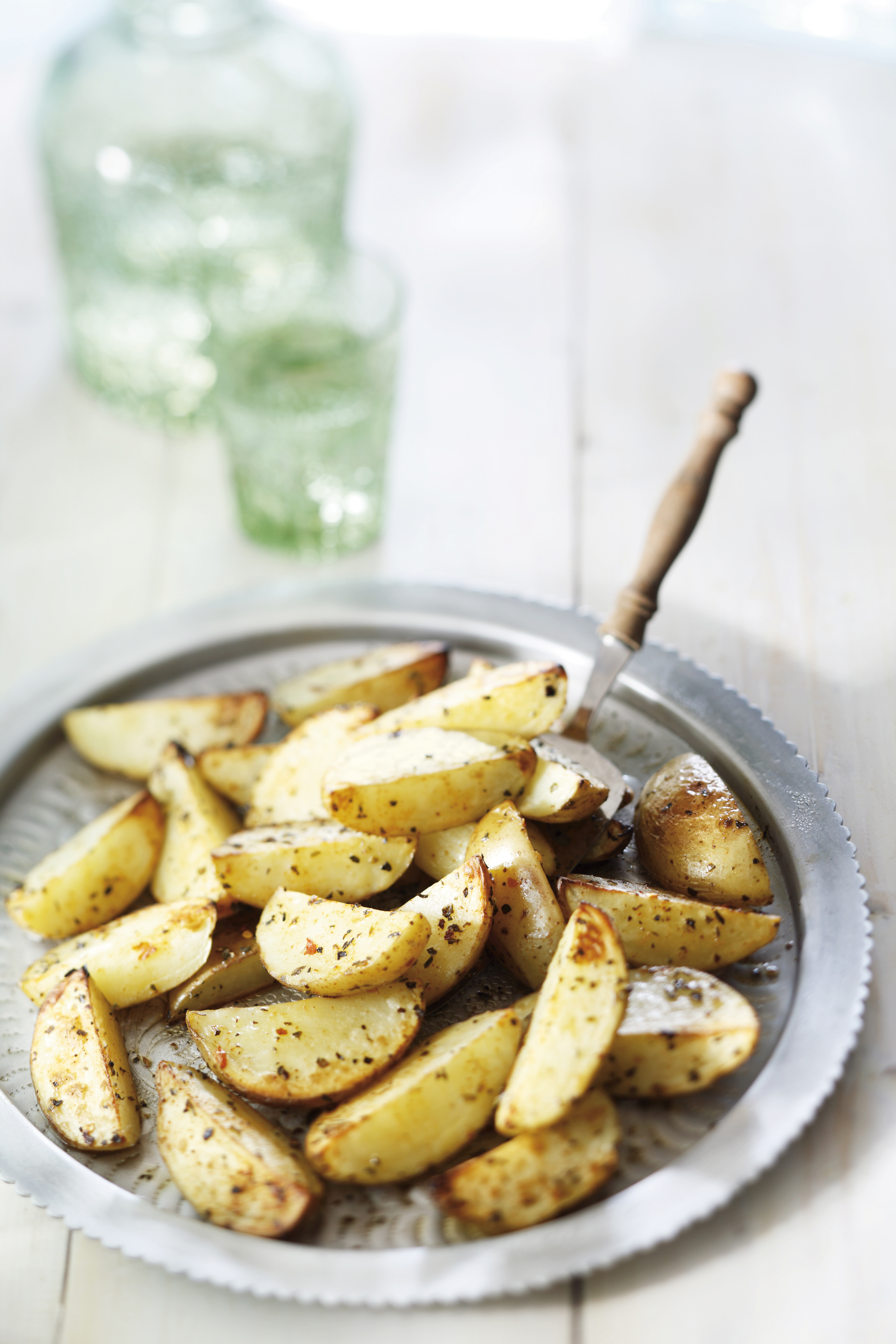 Snelle ovenaardappelen in de schil met oregano en chili