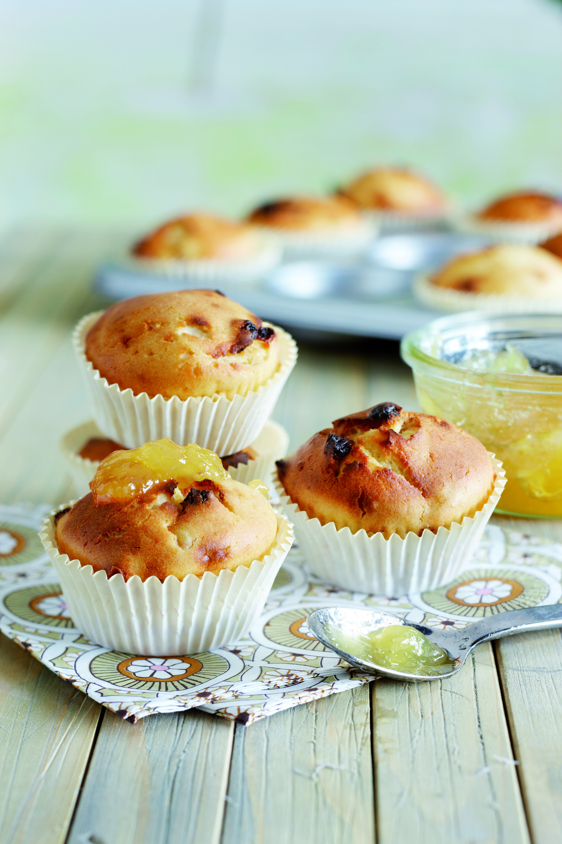 Kwarkmuffins met warme ananassaus