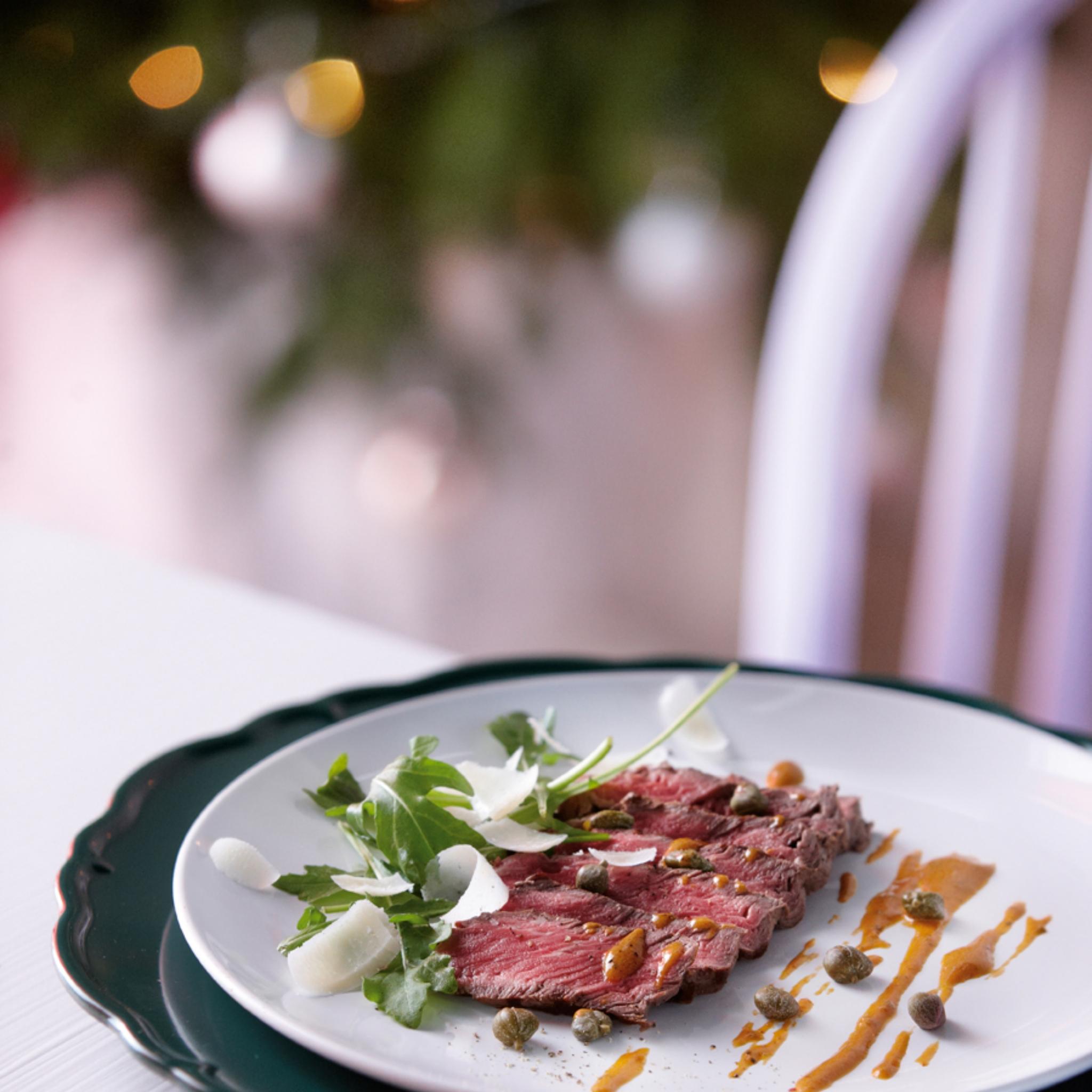 Dungesneden steak met kappertjes