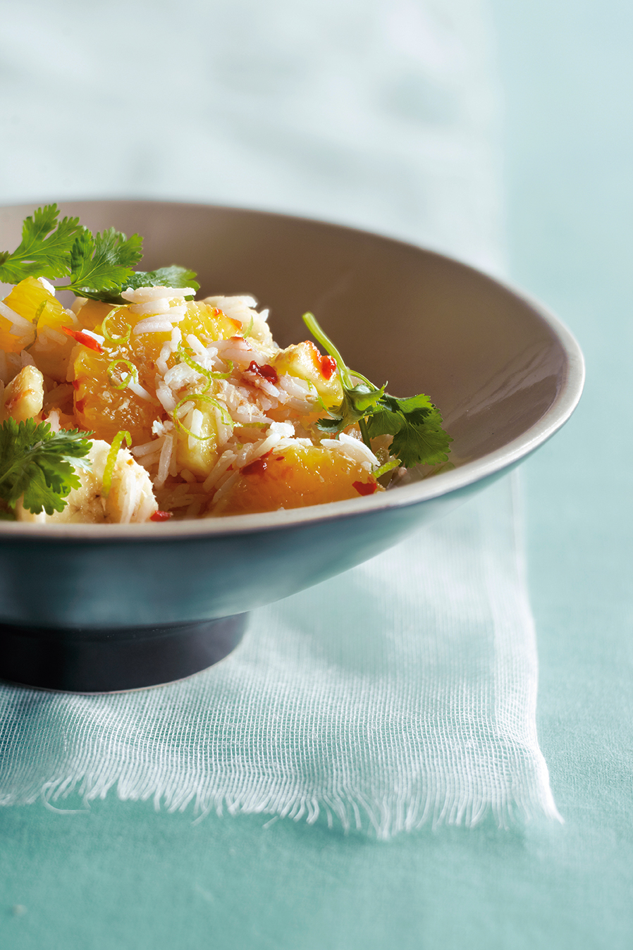 Exotische rijstsalade met fruit en kokos