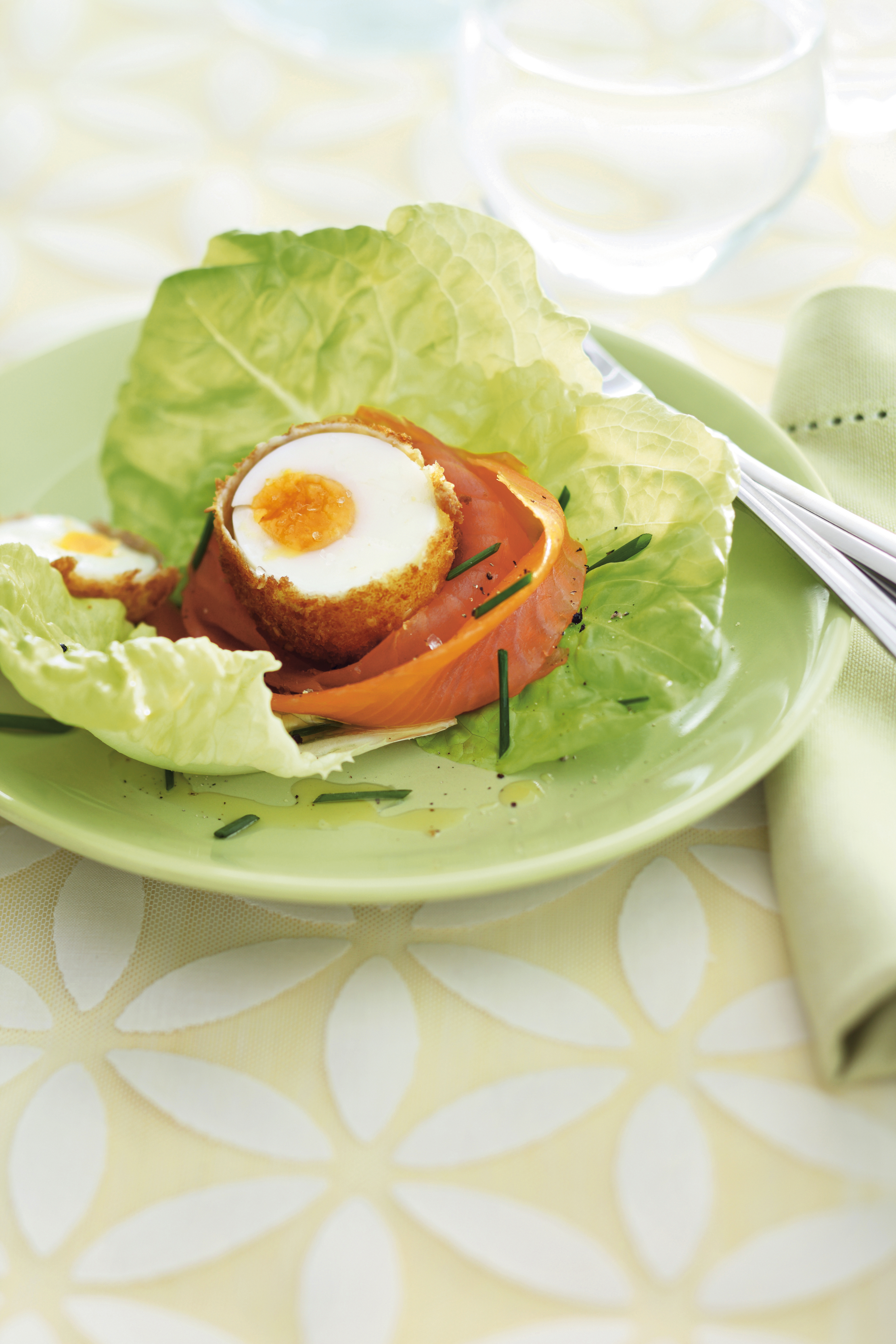 Zalmnestjes met krokante eieren