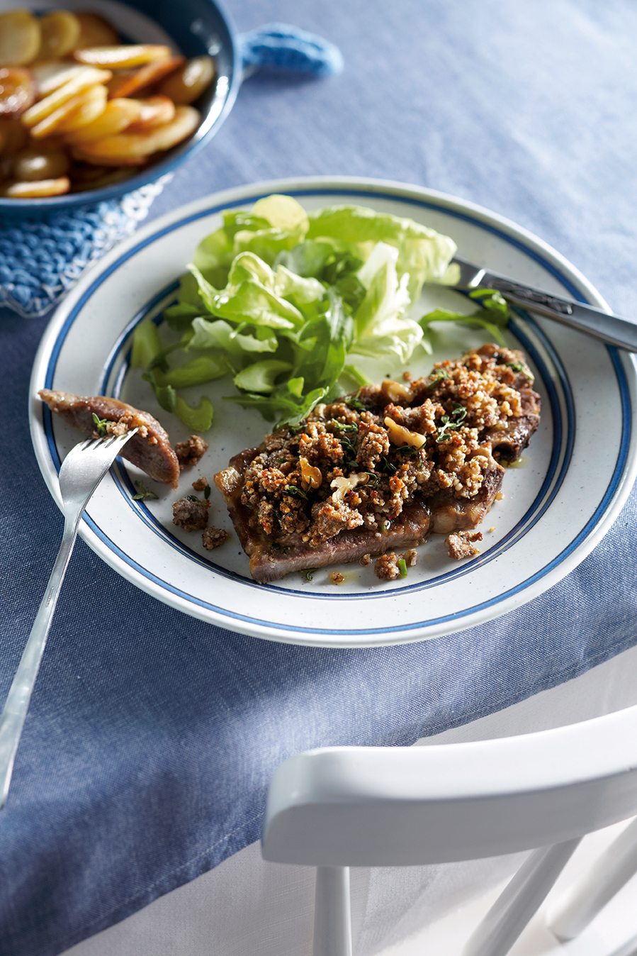 Karbonade met noten-kruidkoek