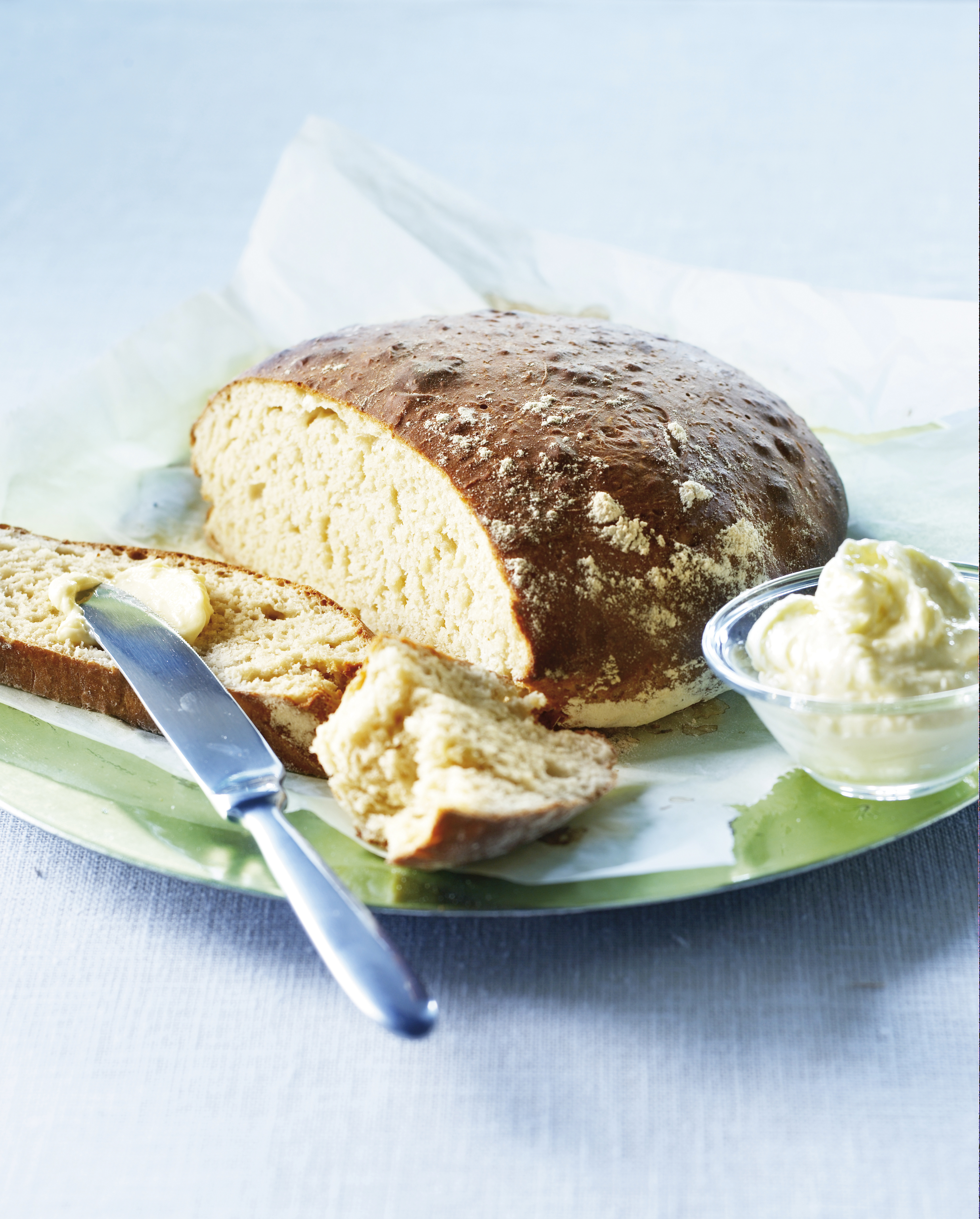 Gemberbrood met gepofte knoflookboter