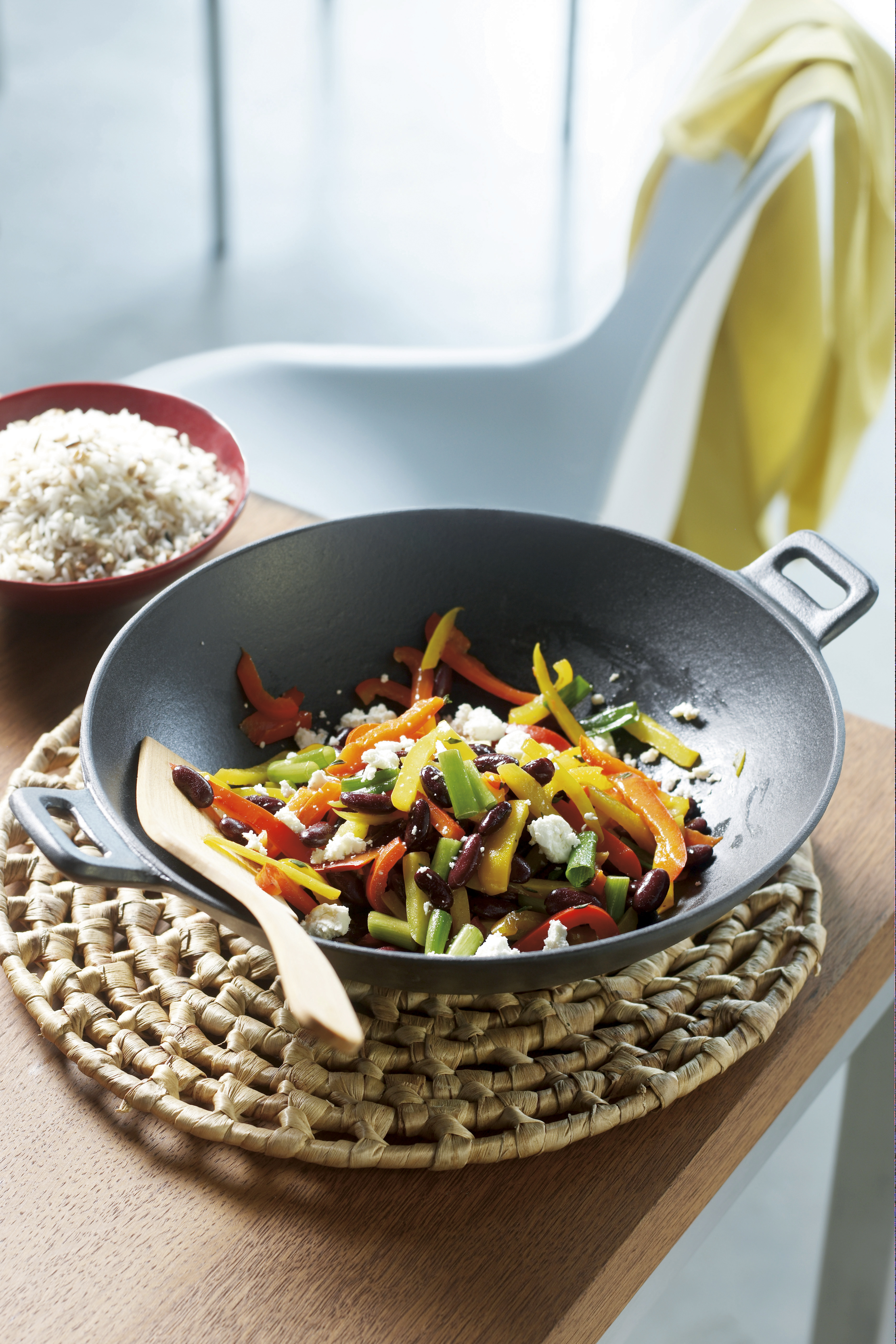 Rode bonen met geitenkaas, paprika en bosui