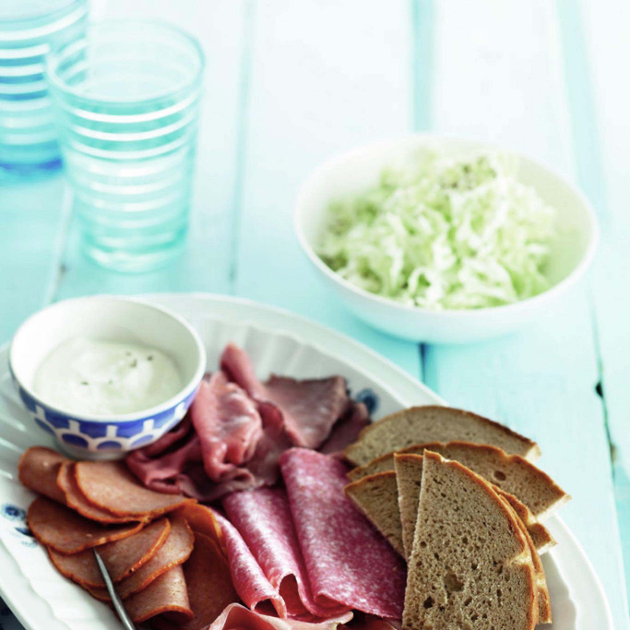 Duitse vleeswarenschotel met wittekoolsalade