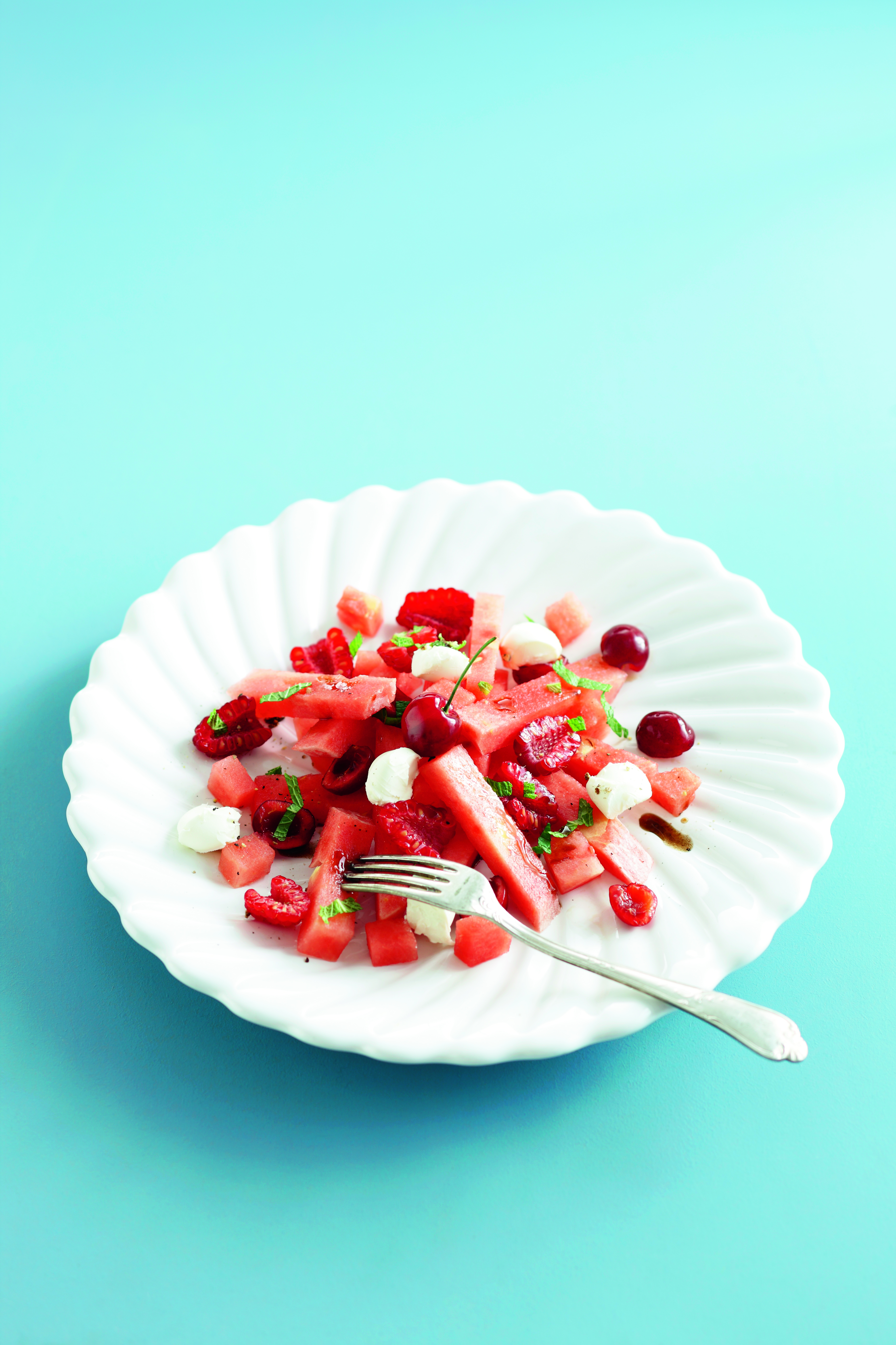 Roze fruitsalade met roomkaas