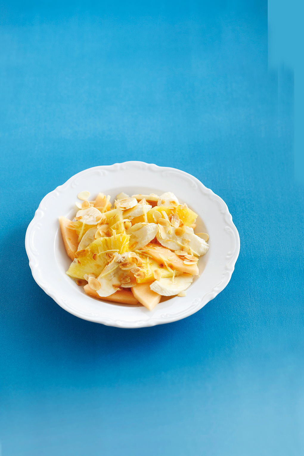 Gele fruitsalade met gember