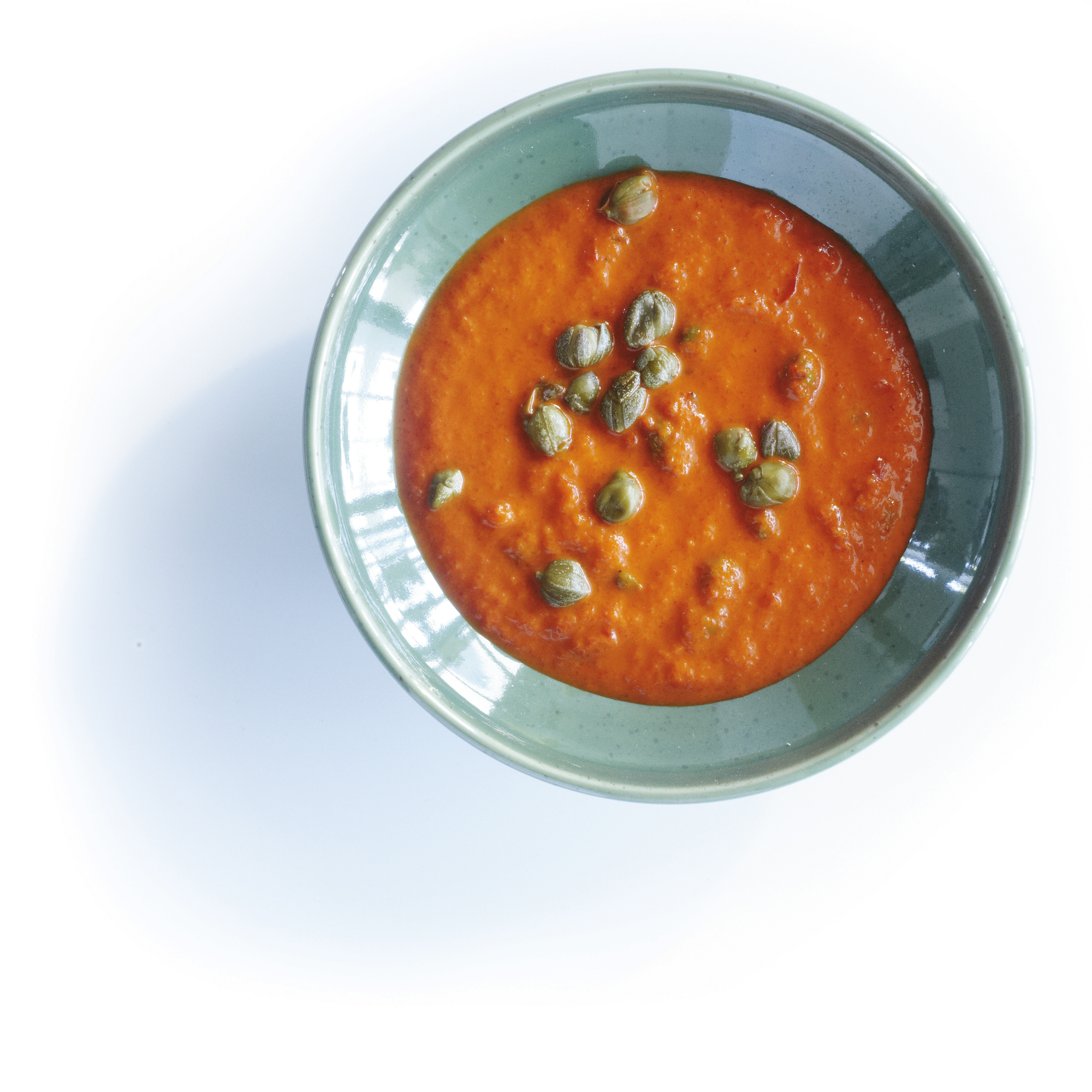 Pikante paprikasaus met olijfolie en kappertjes