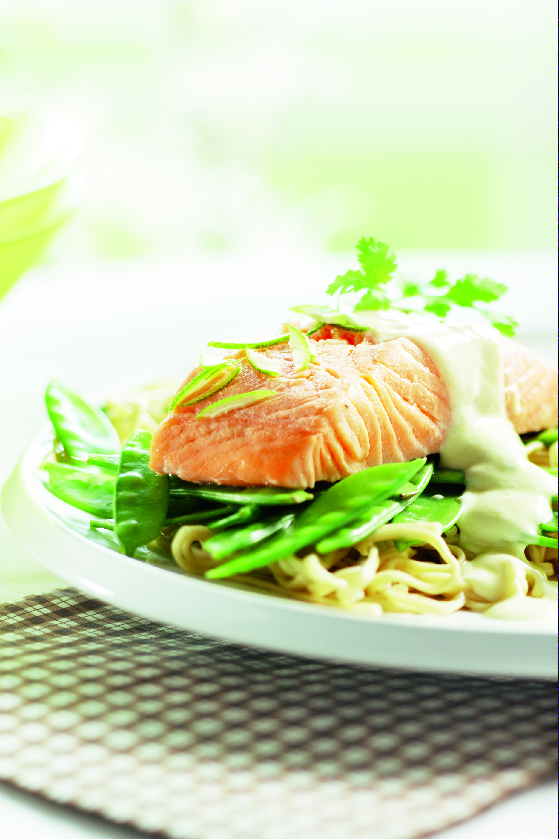 Gestoomde zalmsteak met citrussaus