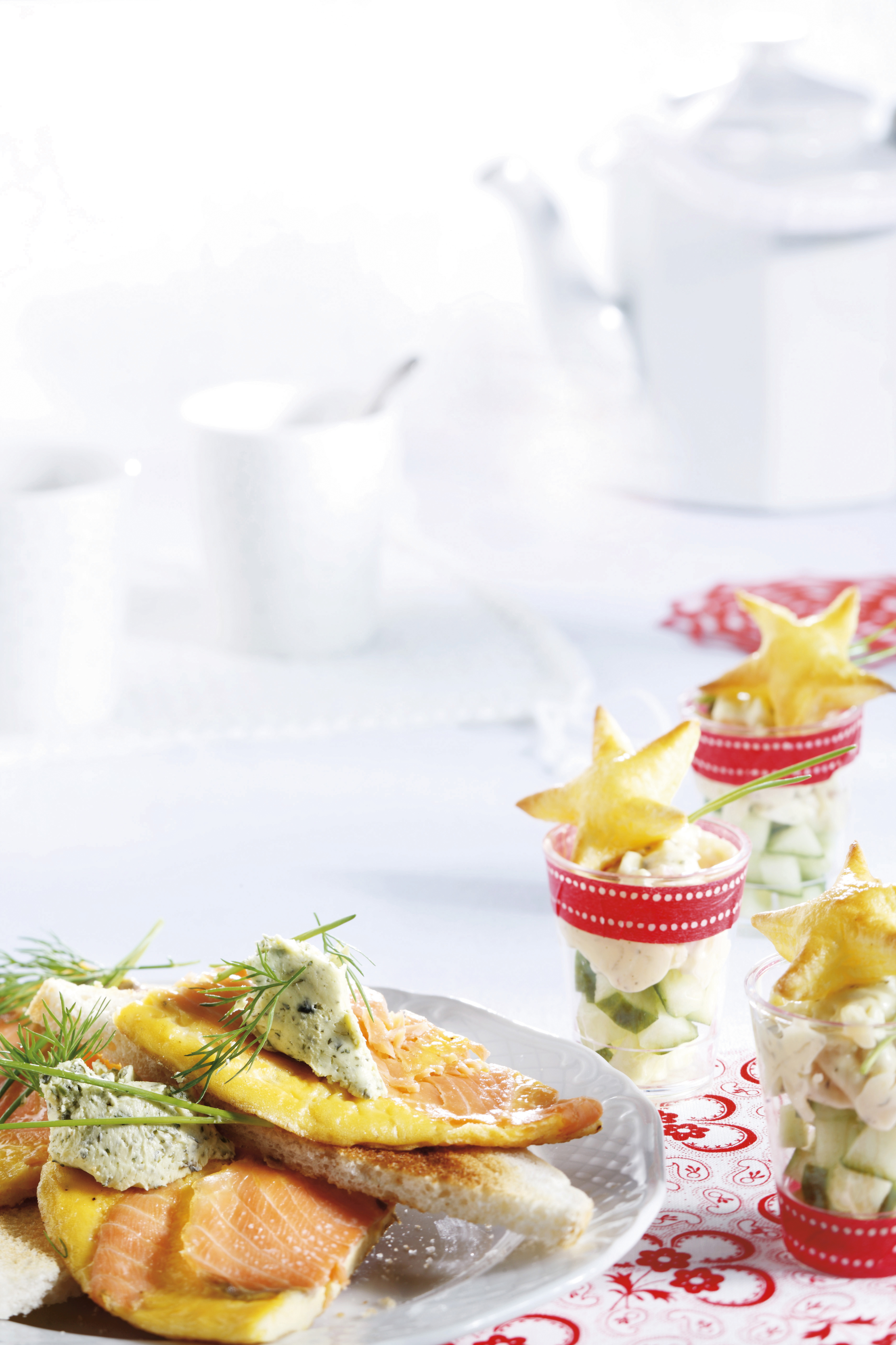 Glaasje hamsalade met brooddekseltje