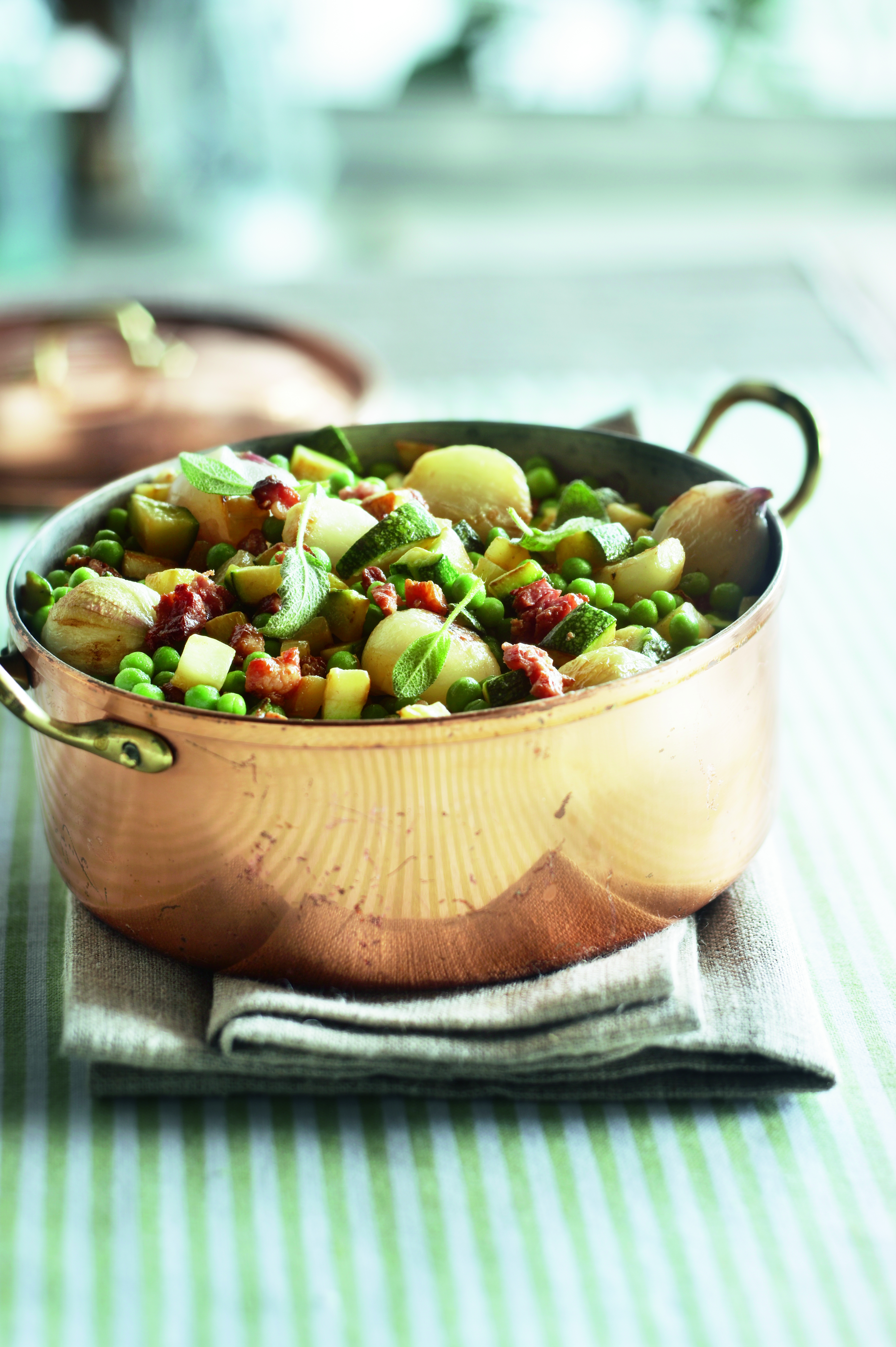 Groentepot met spekjes en salie