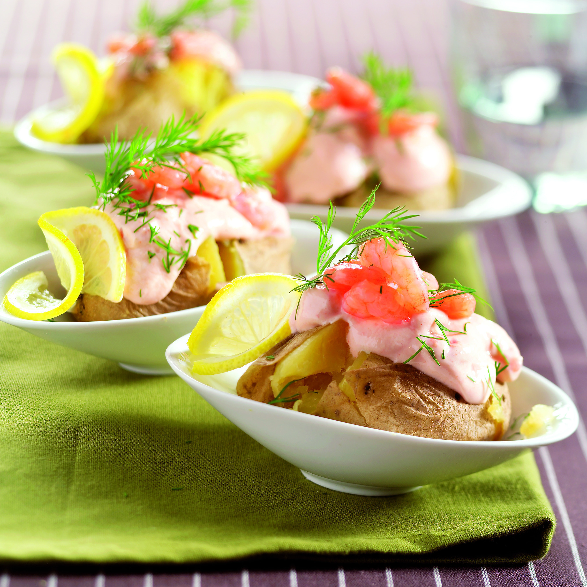 Aardappel gevuld met garnalen