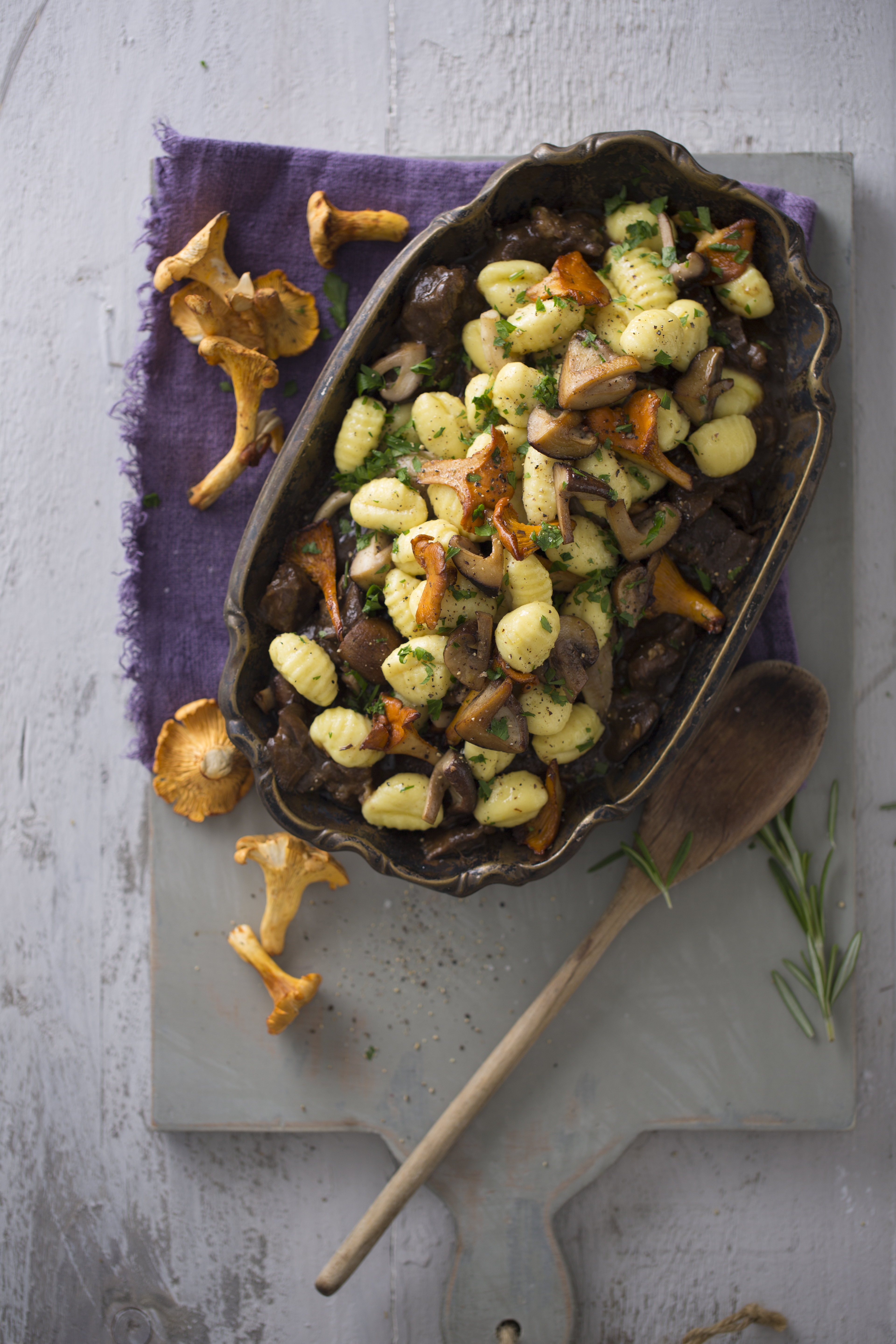 Gnocchi met stoofvlees en paddenstoelen