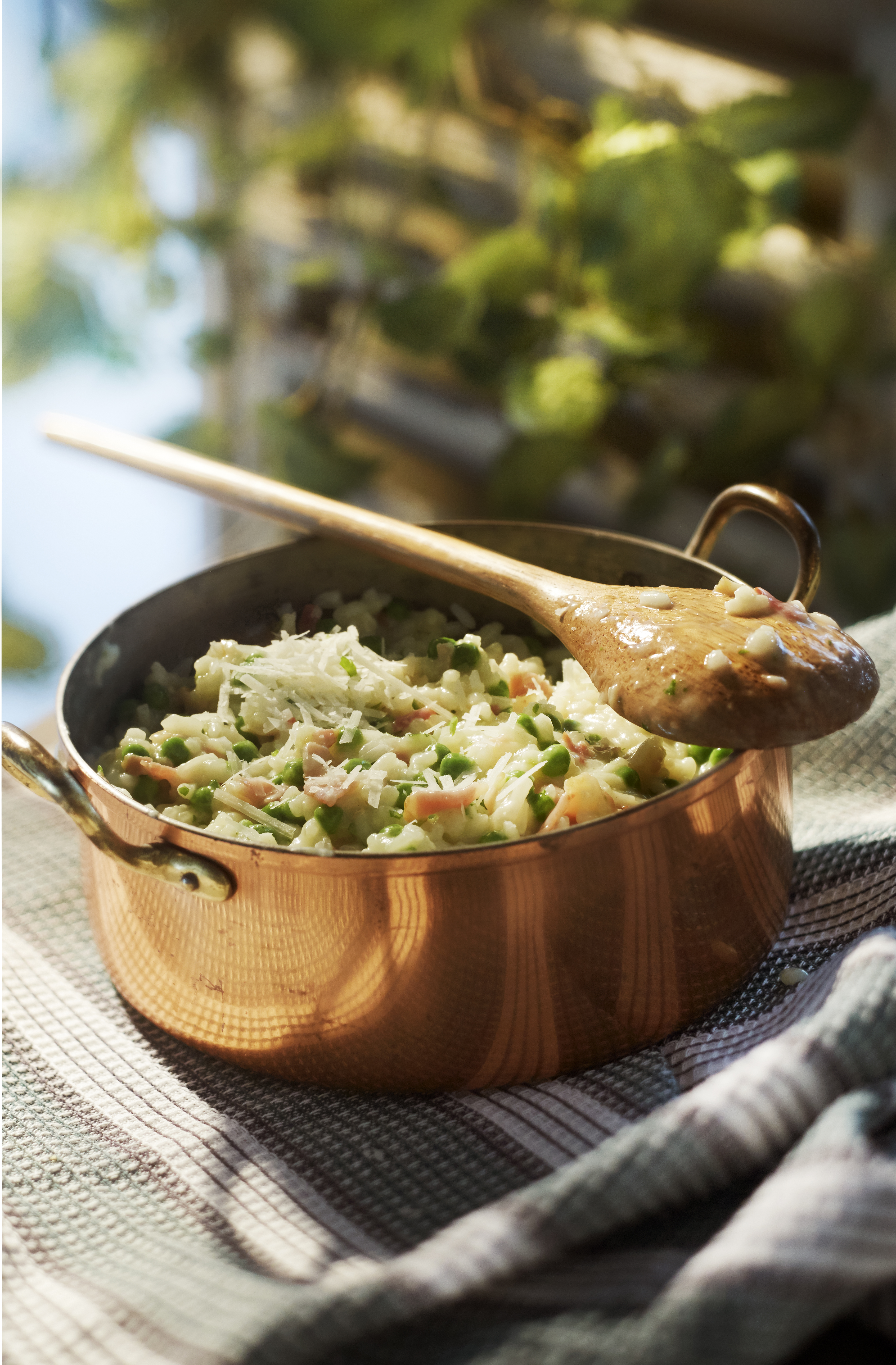 Risi e bisi met ontbijtspek