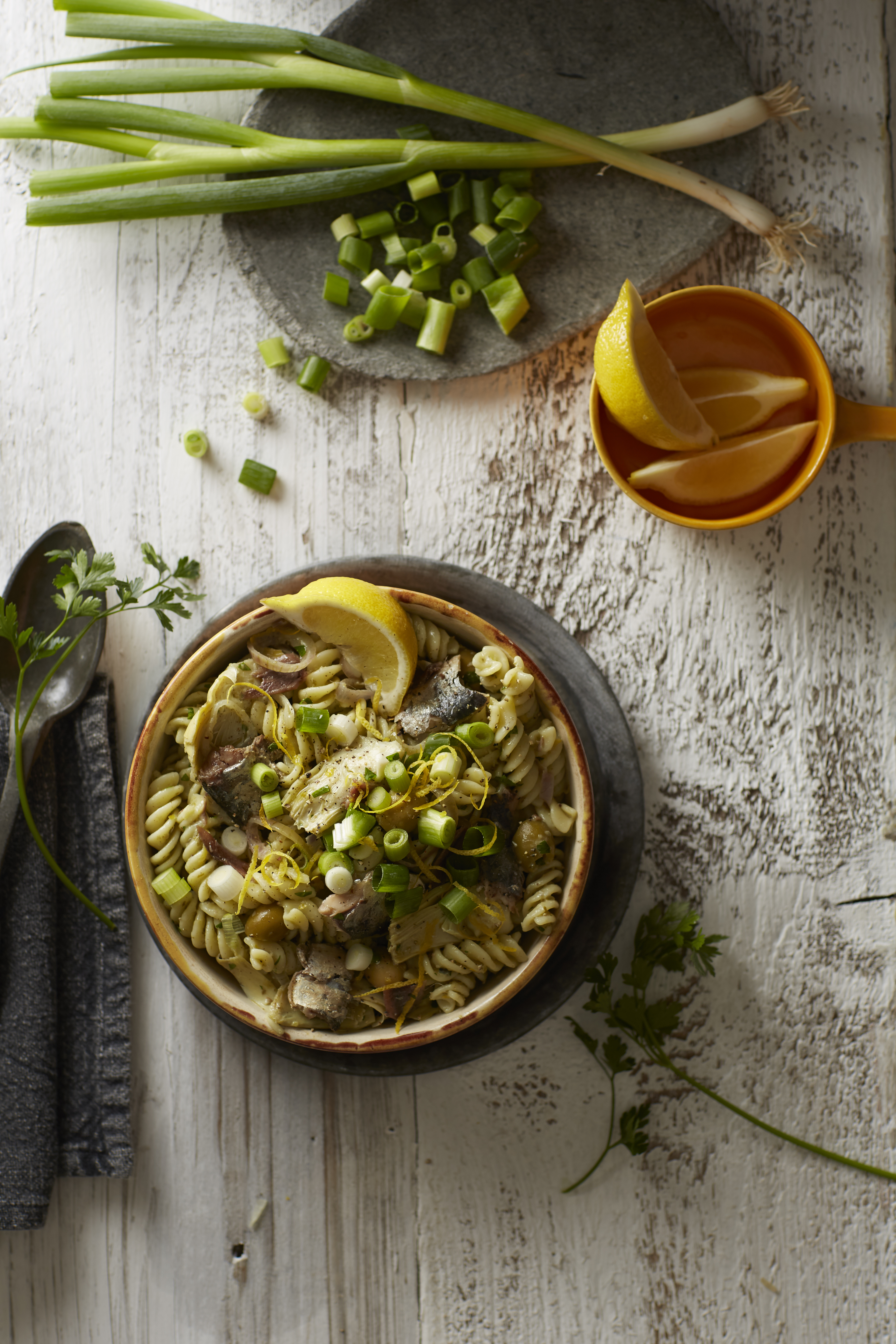 Fusilli met sardines, ansjovis en artisjok