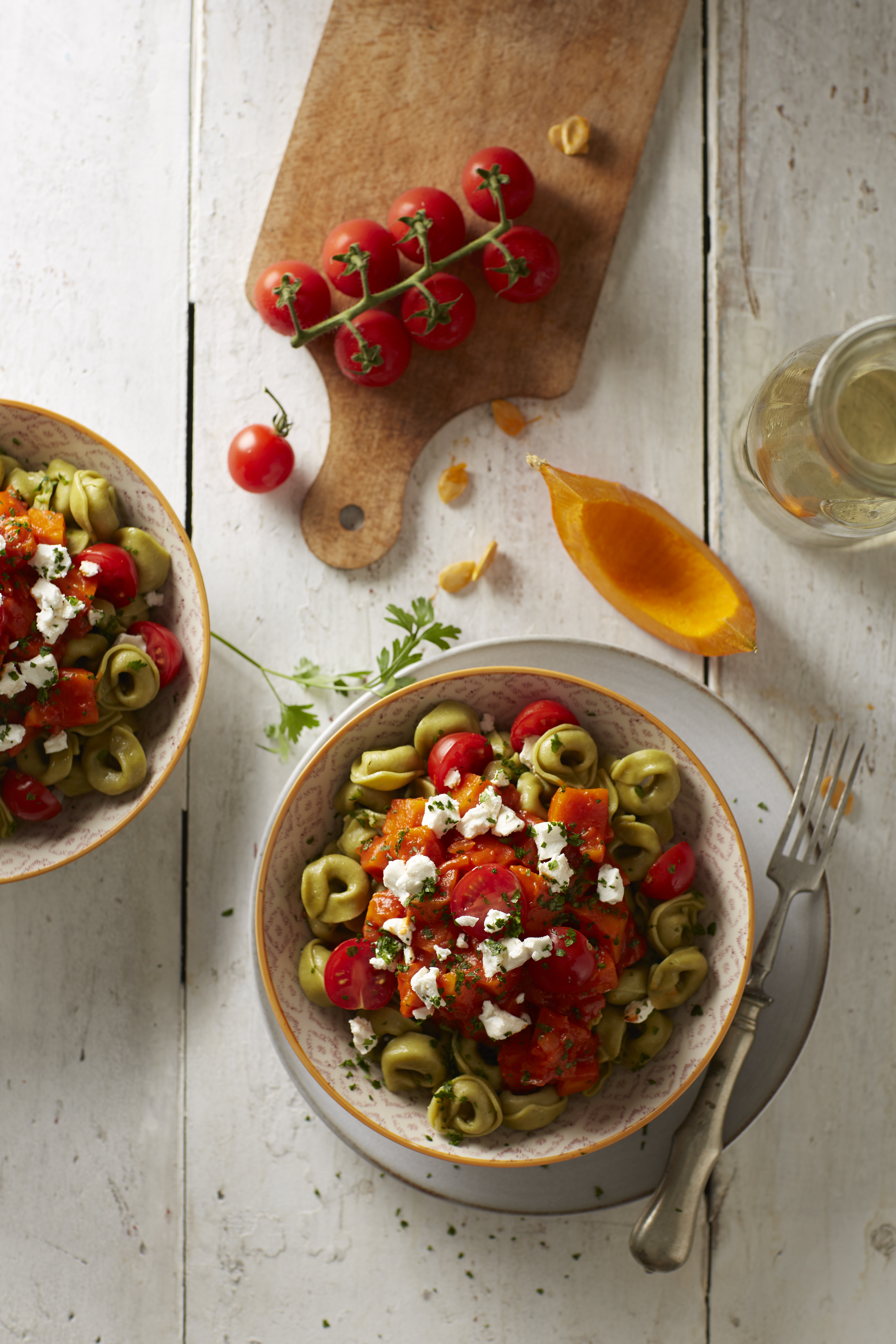 Tortellini met pompoen, tomaat en geitenkaas