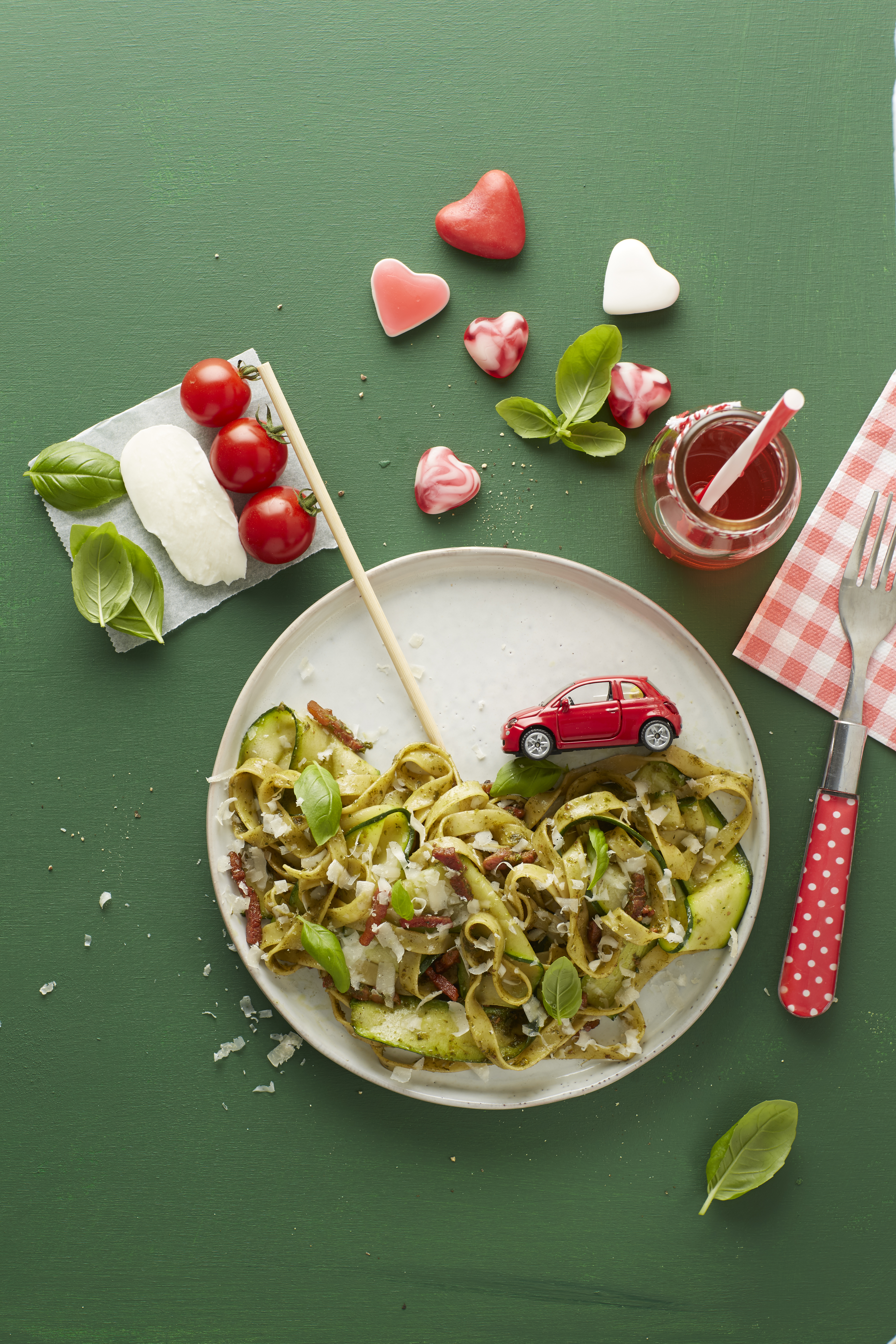 Pasta pesto met courgette